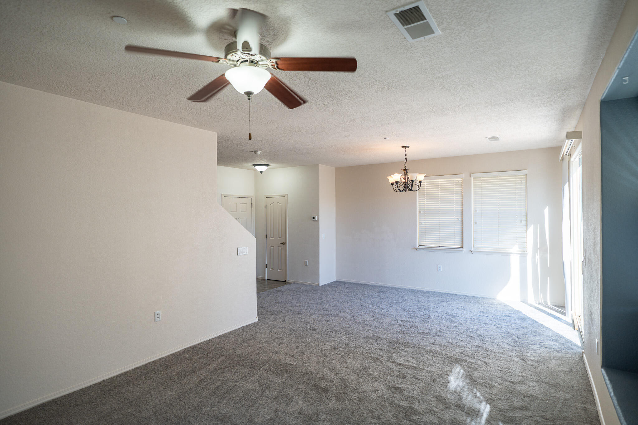 601 MENAUL Boulevard NE 2304