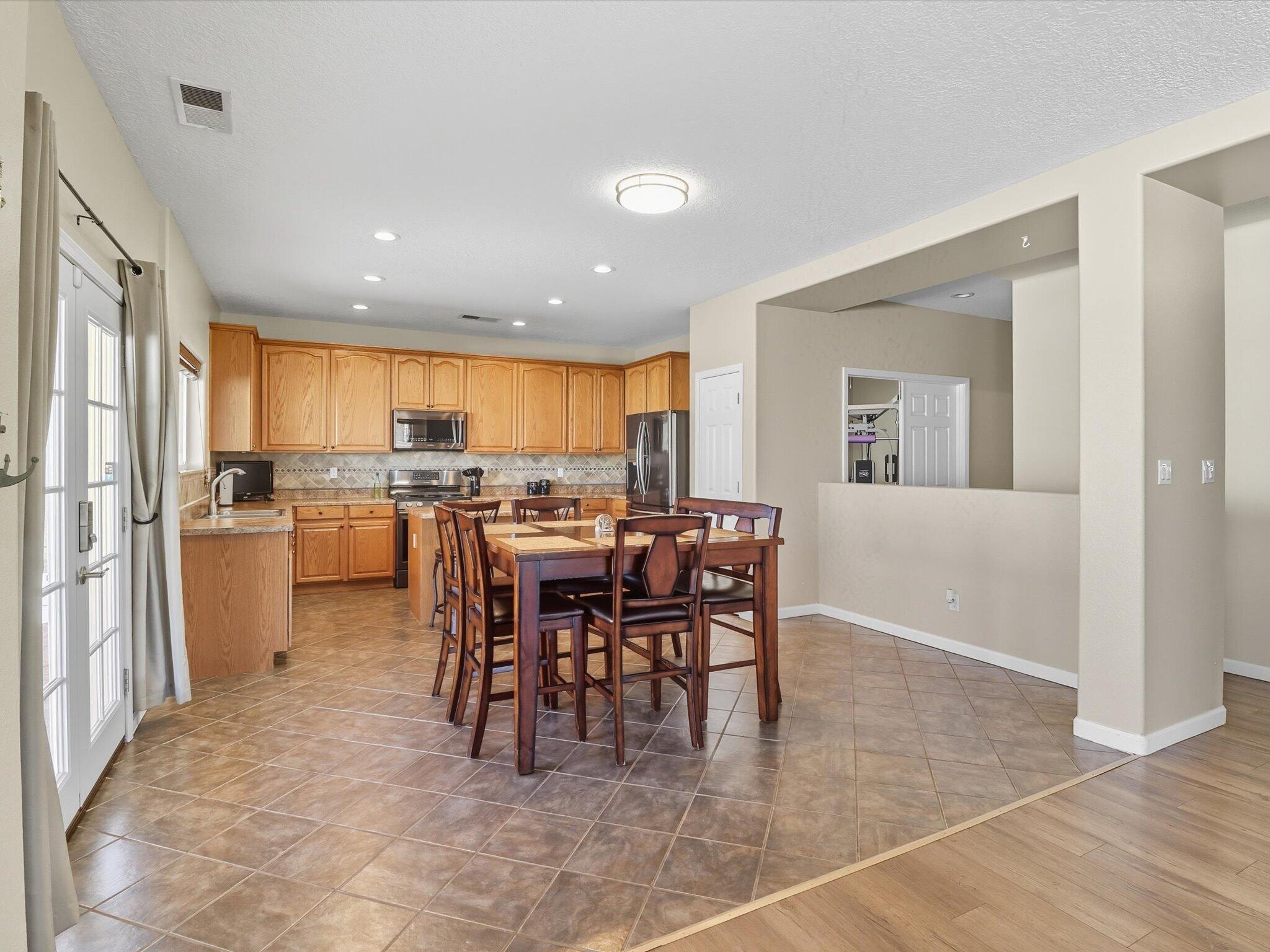 206 SUGAR RIDGE Loop SE