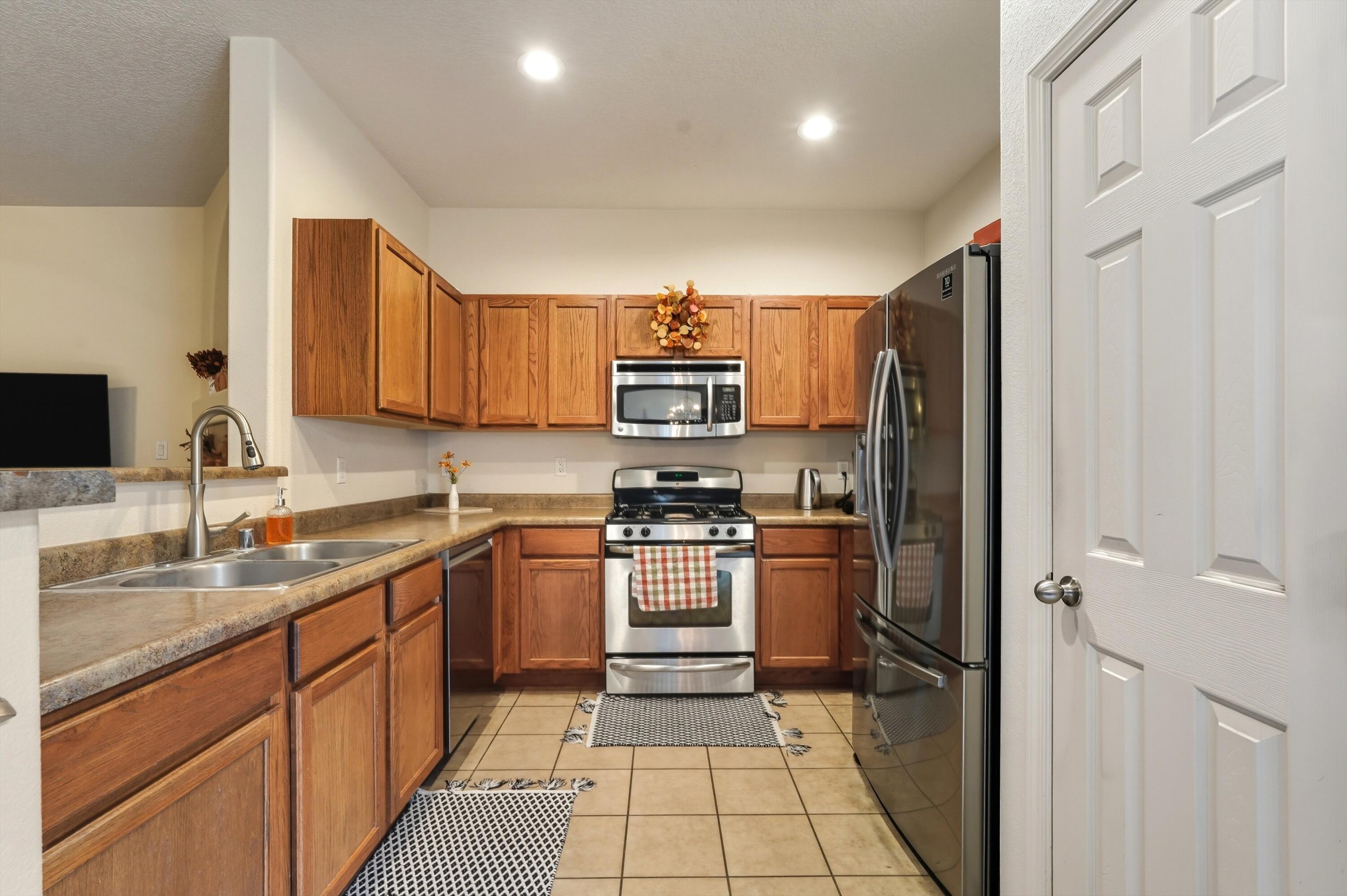 2246 CORTINA Loop SE