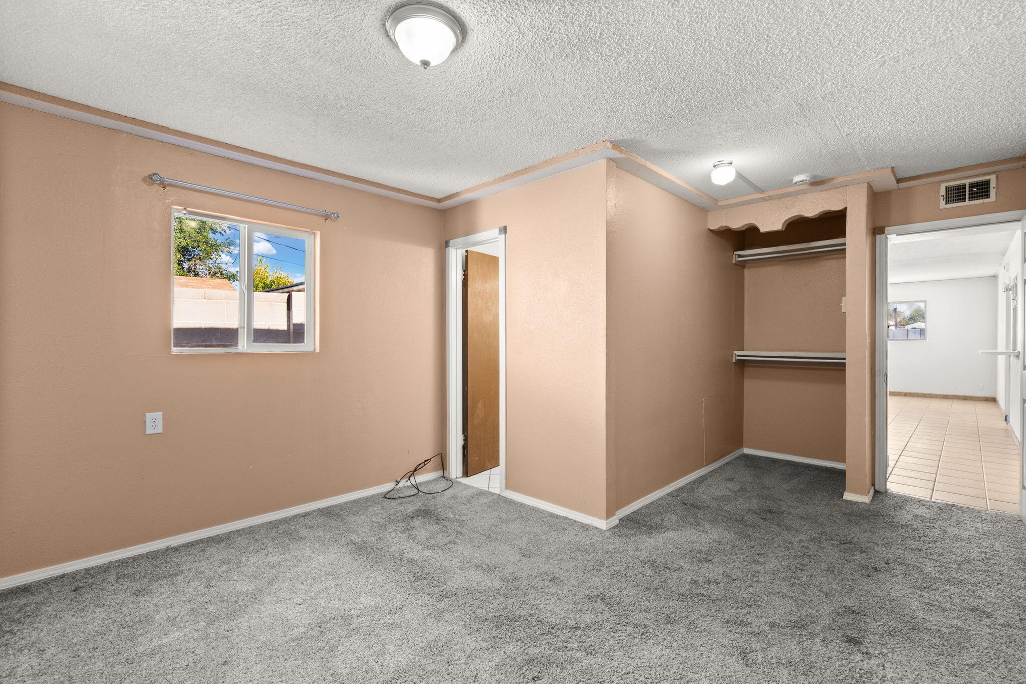 2713 Hermosa Drive NE