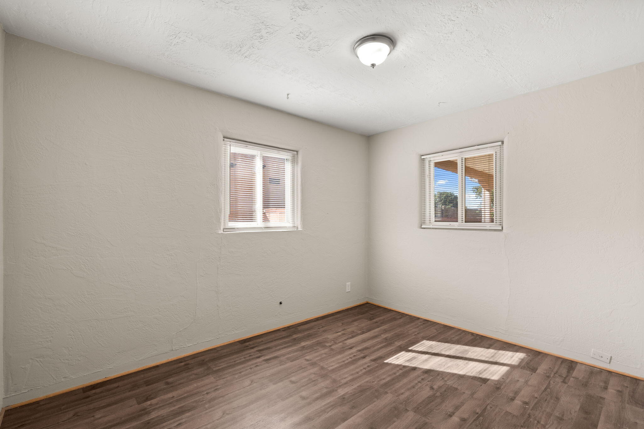 2713 Hermosa Drive NE