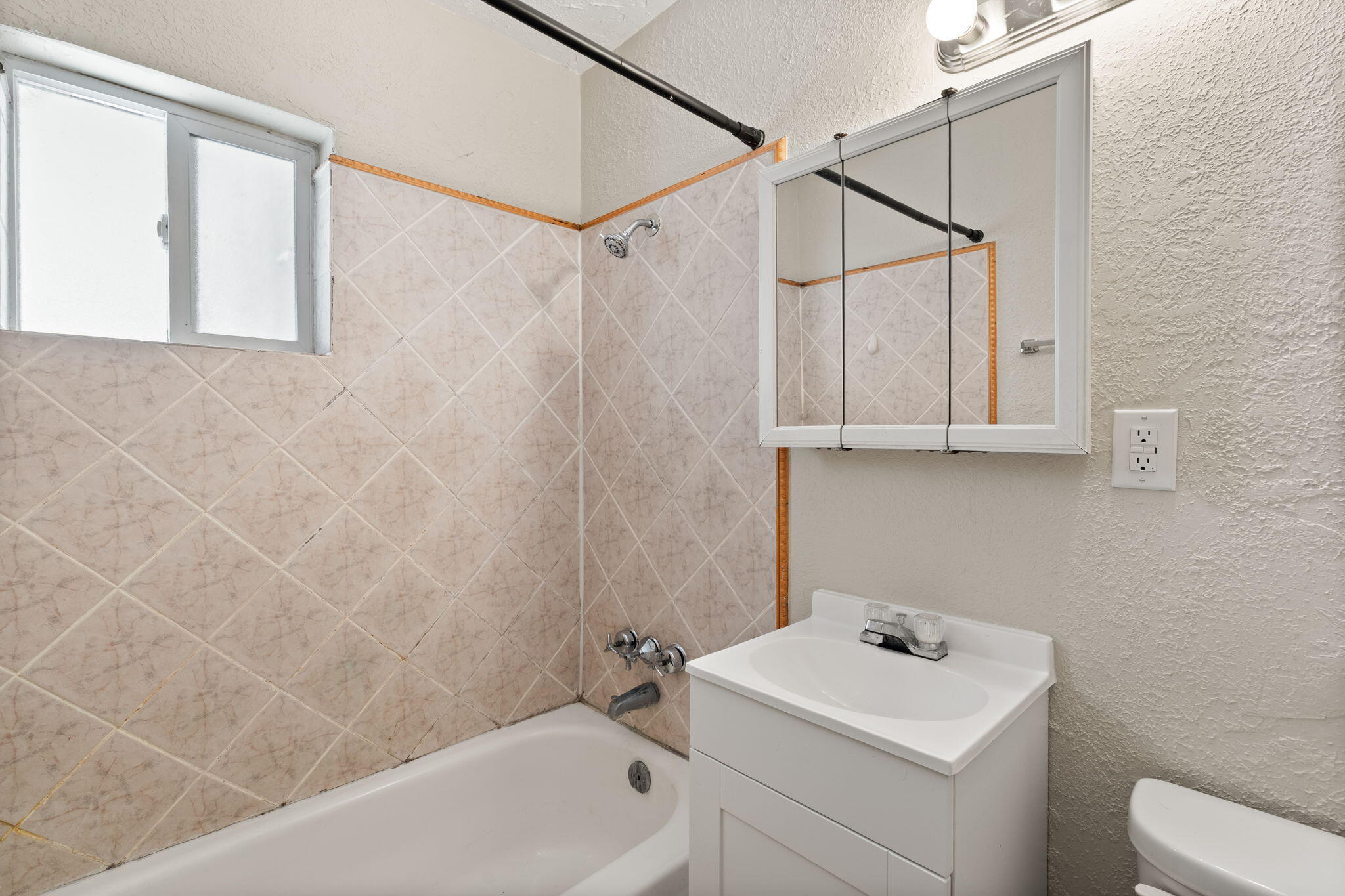 2713 Hermosa Drive NE