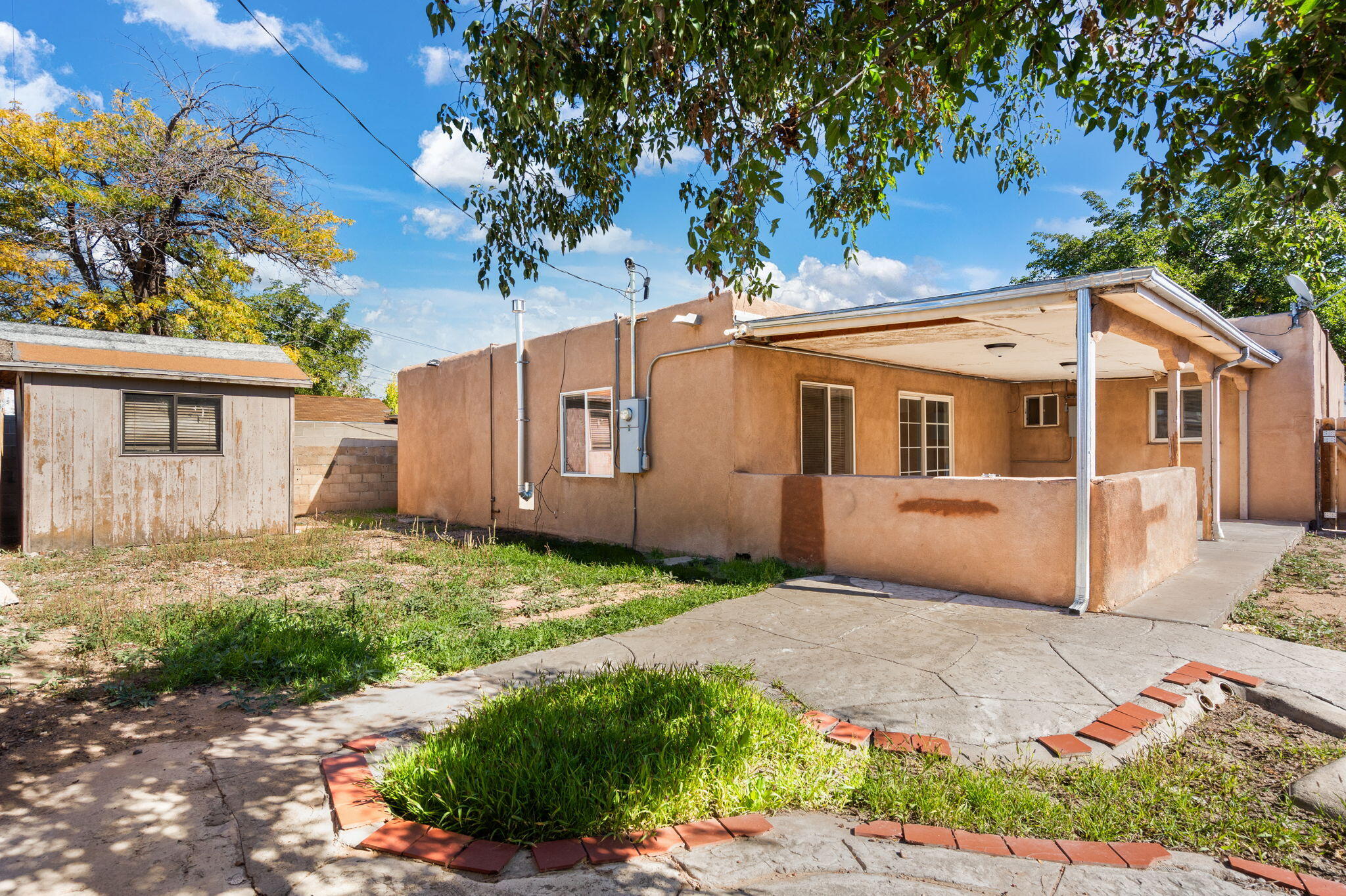 2713 Hermosa Drive NE