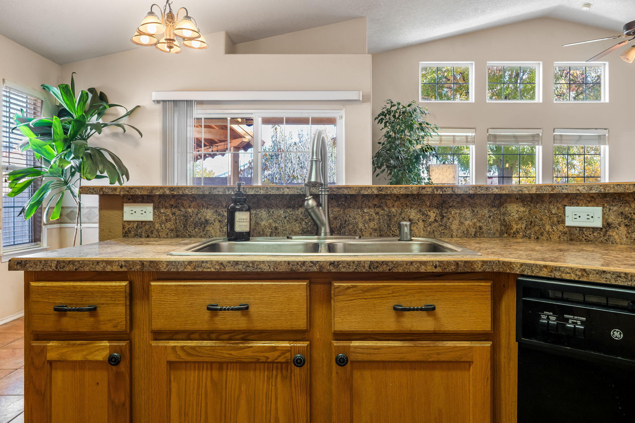 8620 Casa Verde Avenue NW