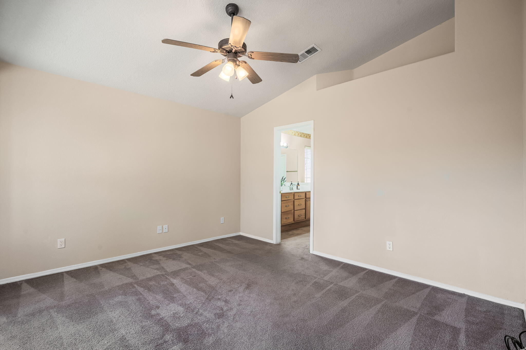 8620 Casa Verde Avenue NW