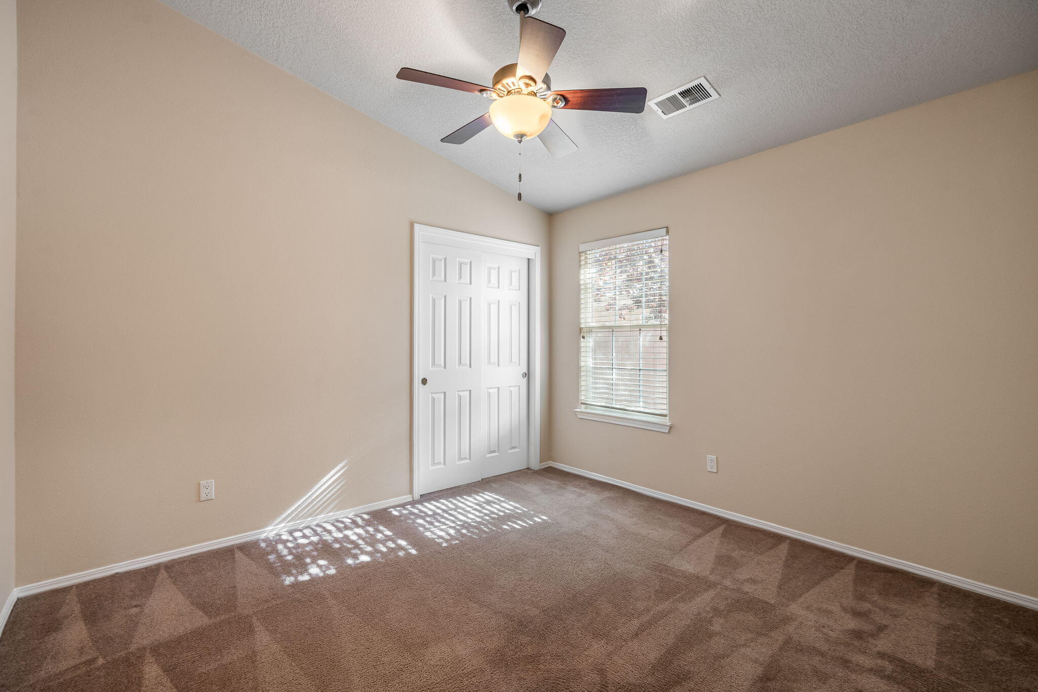 8620 Casa Verde Avenue NW