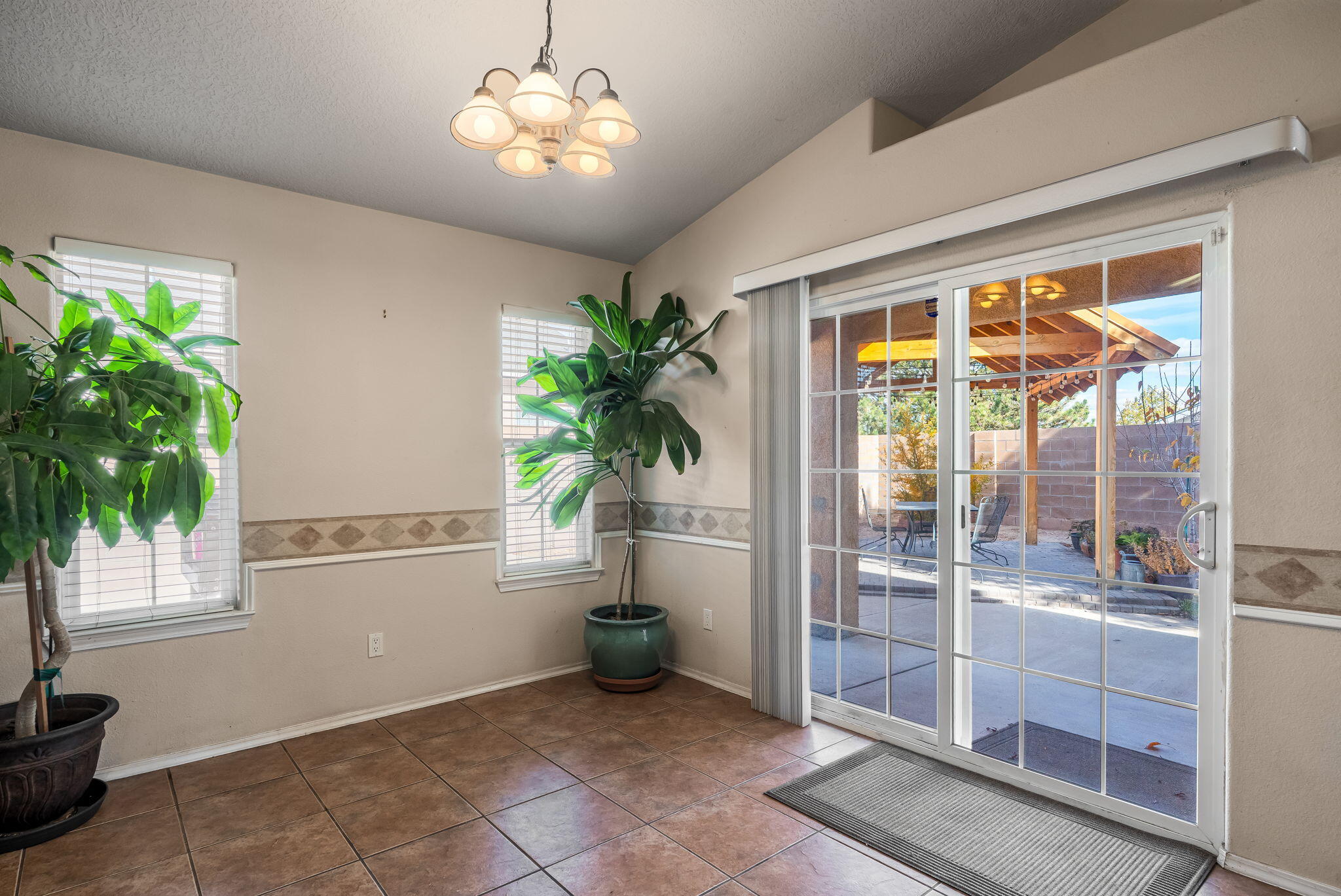 8620 Casa Verde Avenue NW