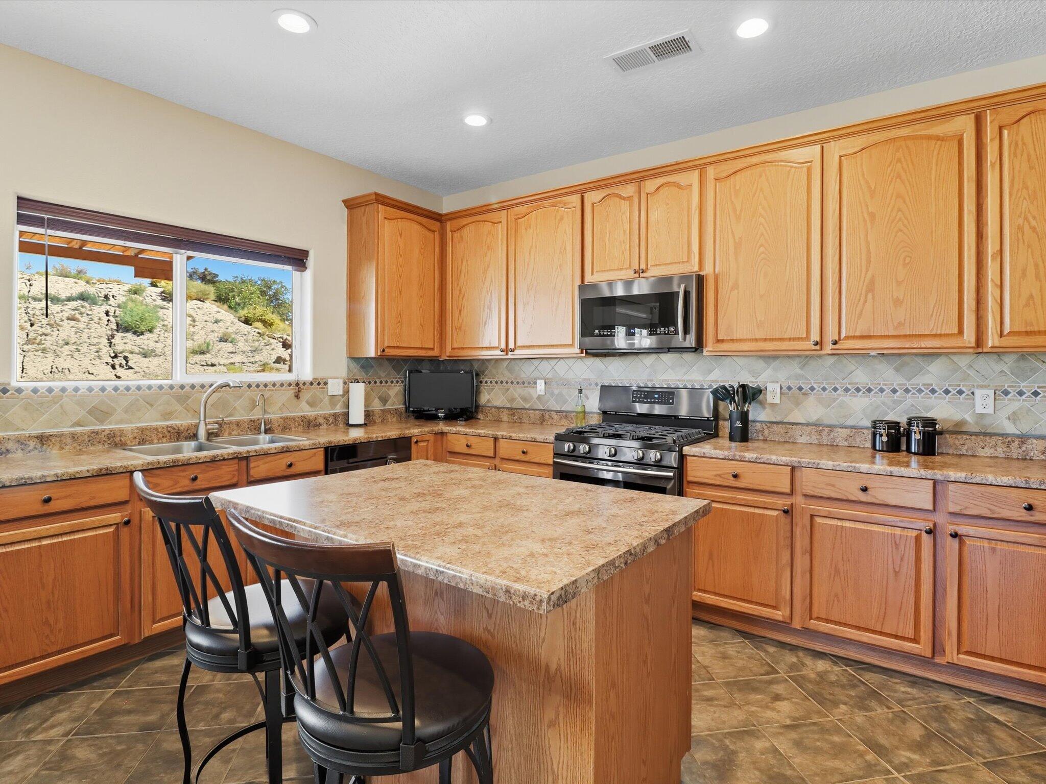 206 Sugar Ridge Loop SE