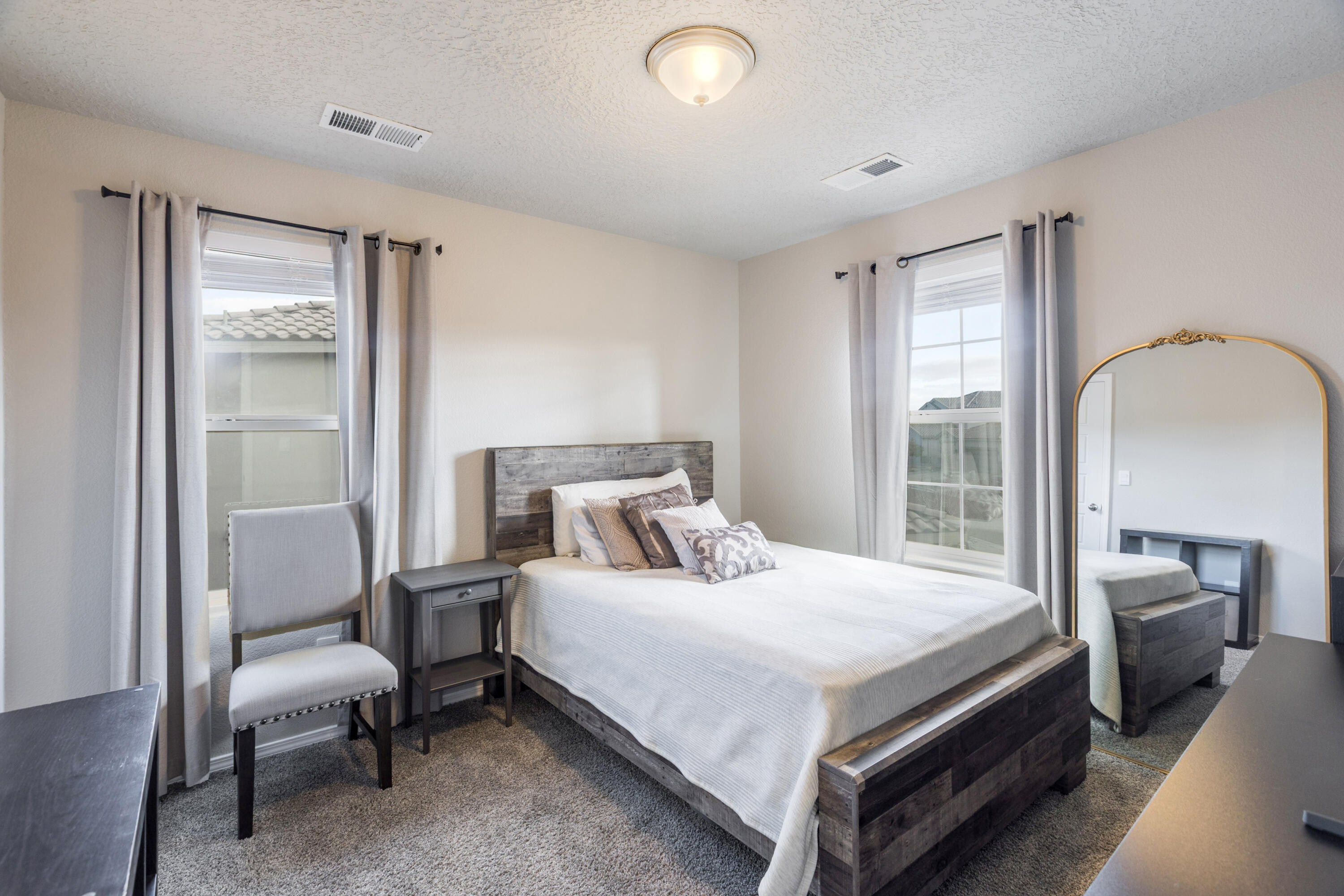 3205 Tazanita Loop SE