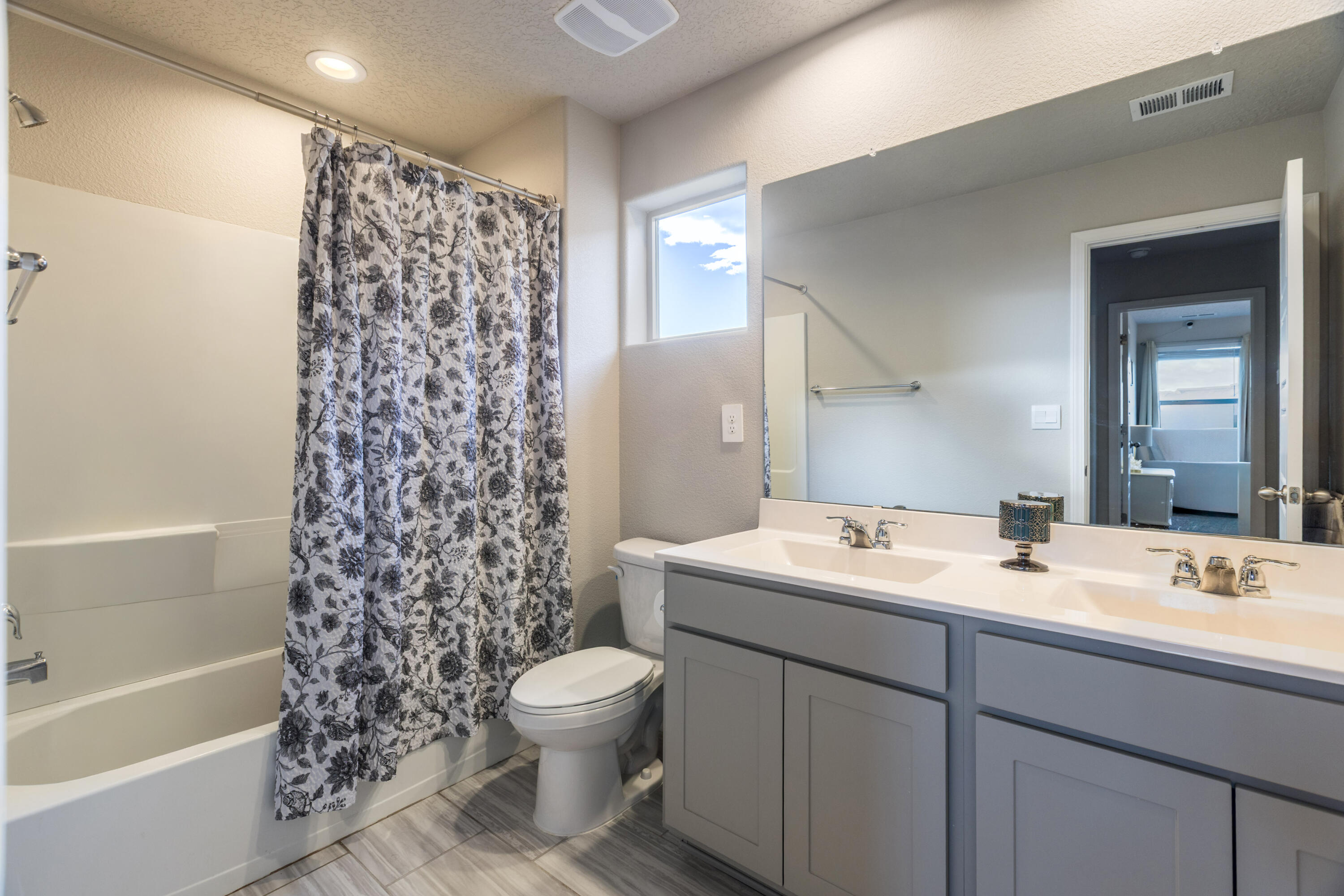 3205 Tazanita Loop SE