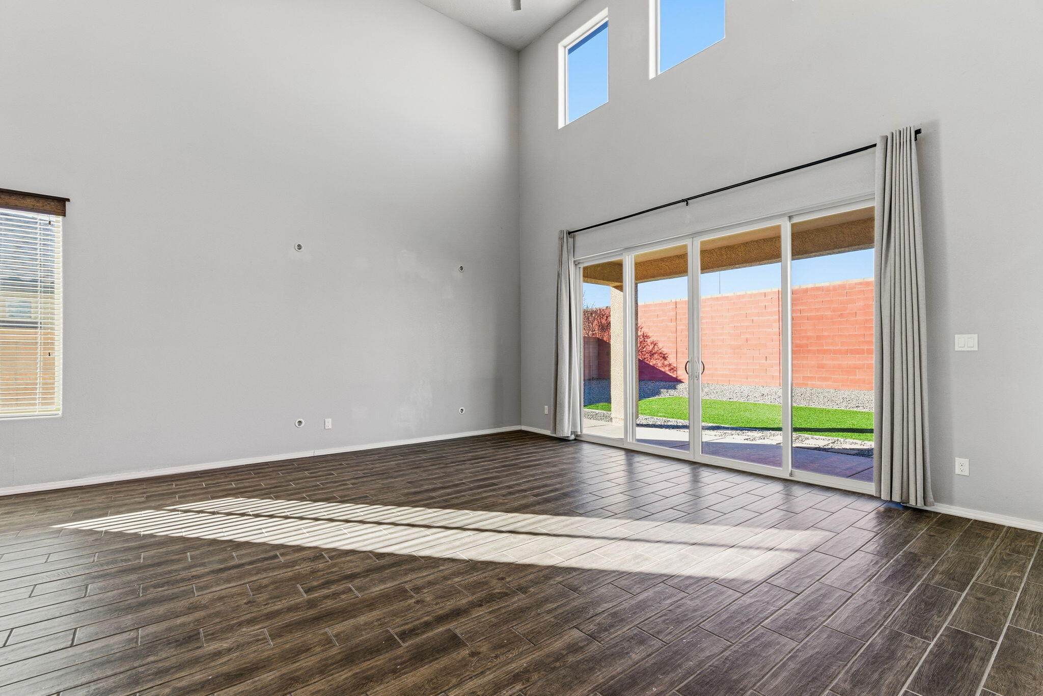 3513 Llano Vista Loop NE