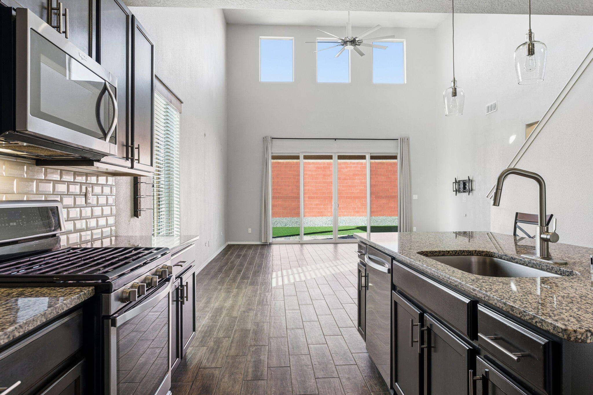 3513 Llano Vista Loop NE
