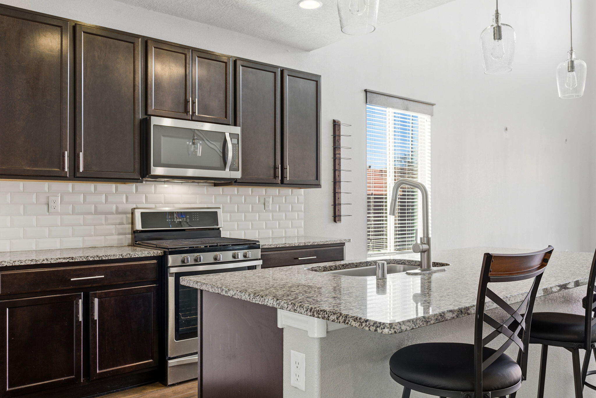 3513 Llano Vista Loop NE