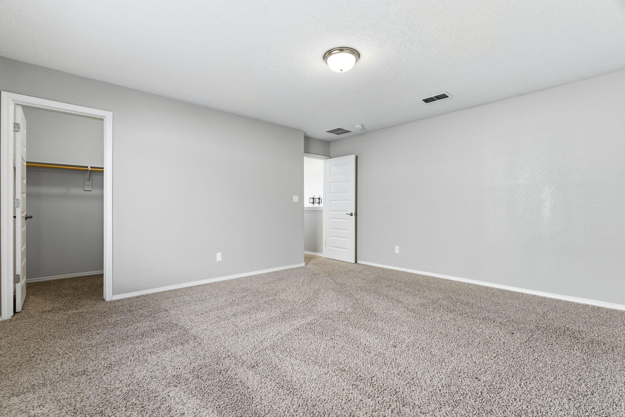 3513 Llano Vista Loop NE
