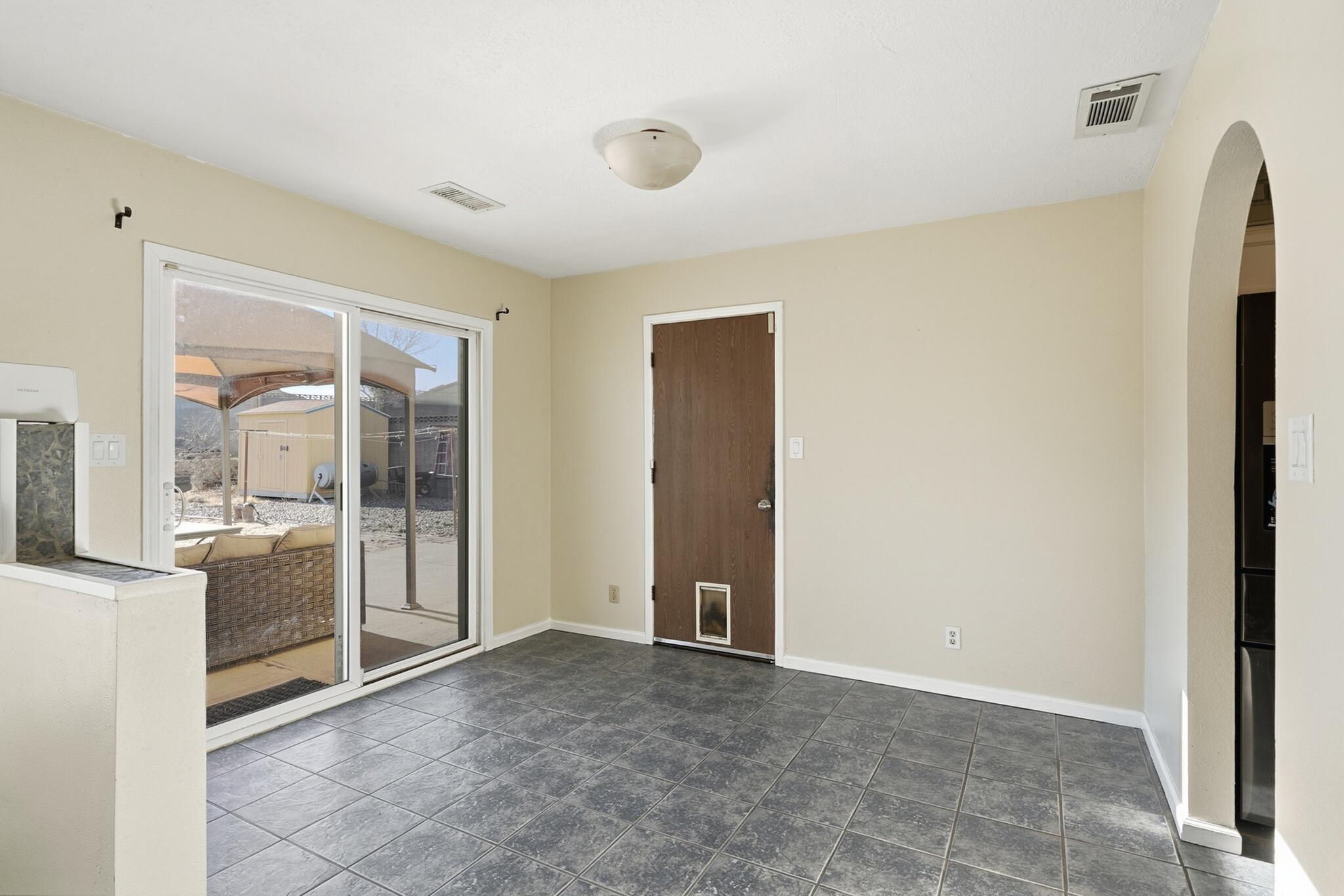 583 Stagecoach Road SE