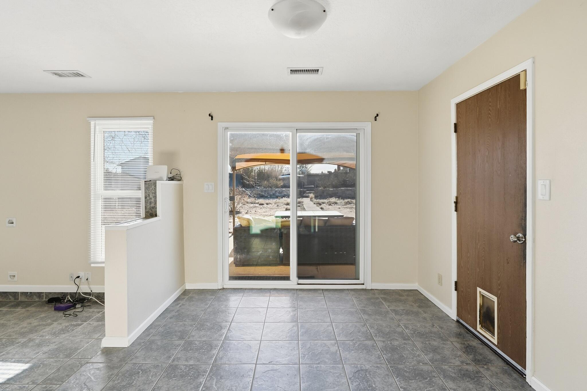 583 Stagecoach Road SE