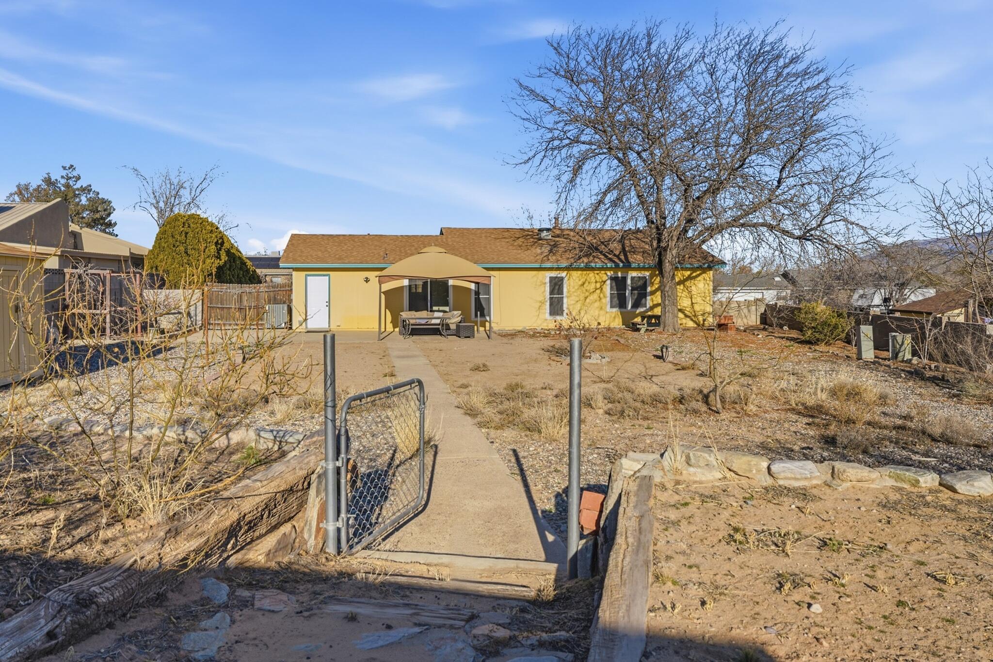 583 Stagecoach Road SE