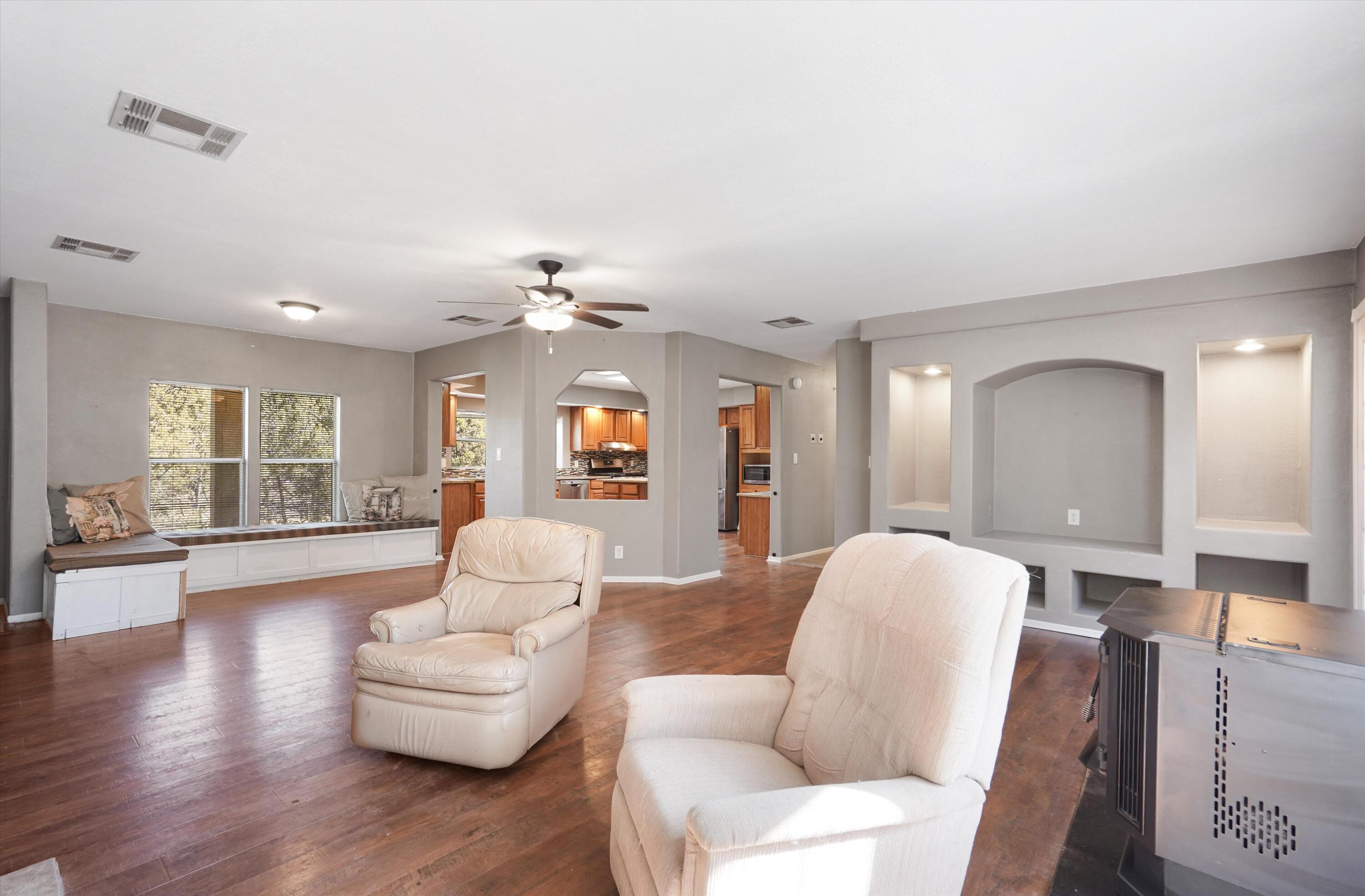 6 Derek Court