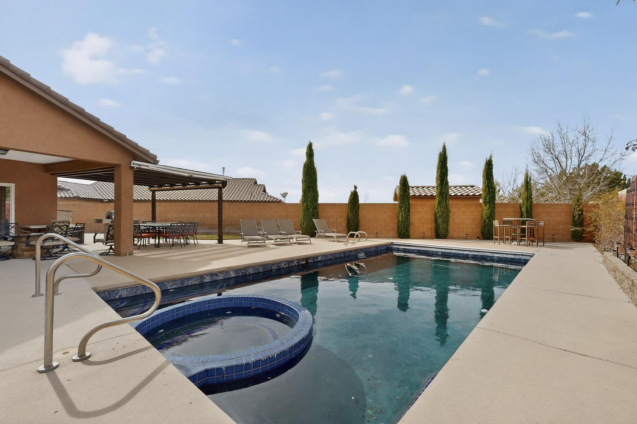 4021 Paseo Vista Place NE