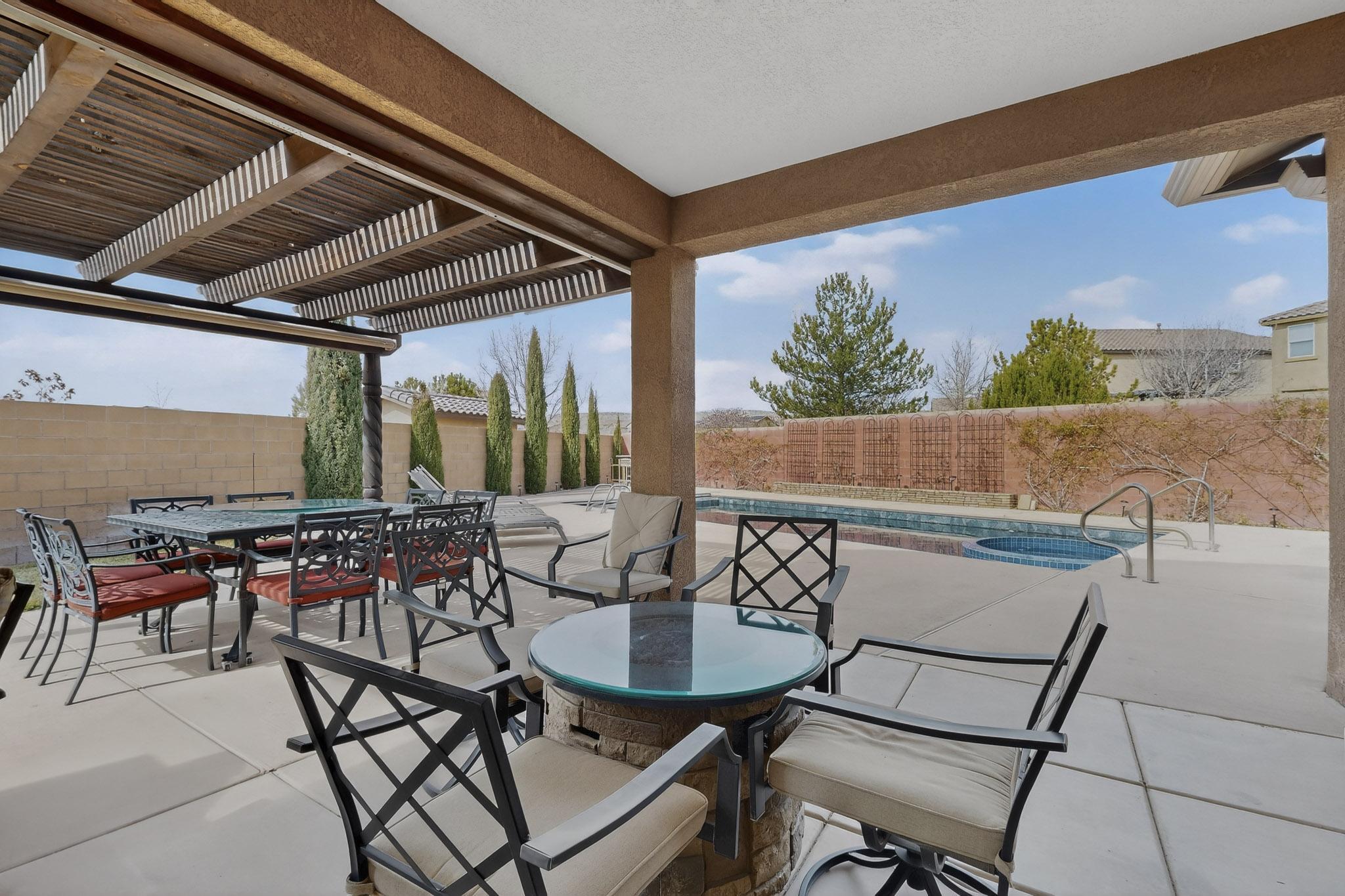 4021 Paseo Vista Place NE