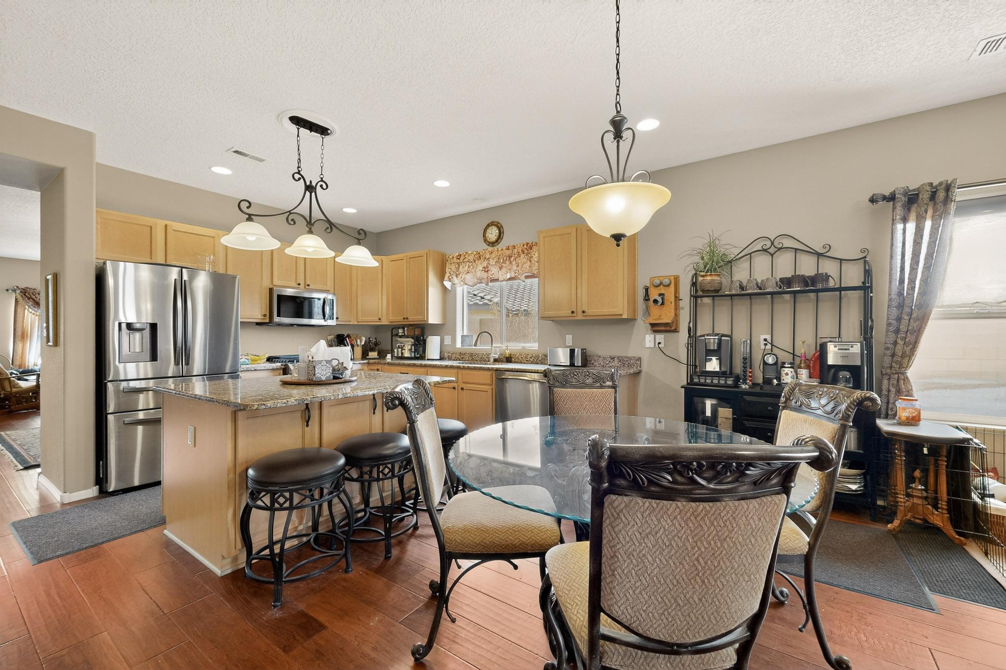 4021 Paseo Vista Place NE