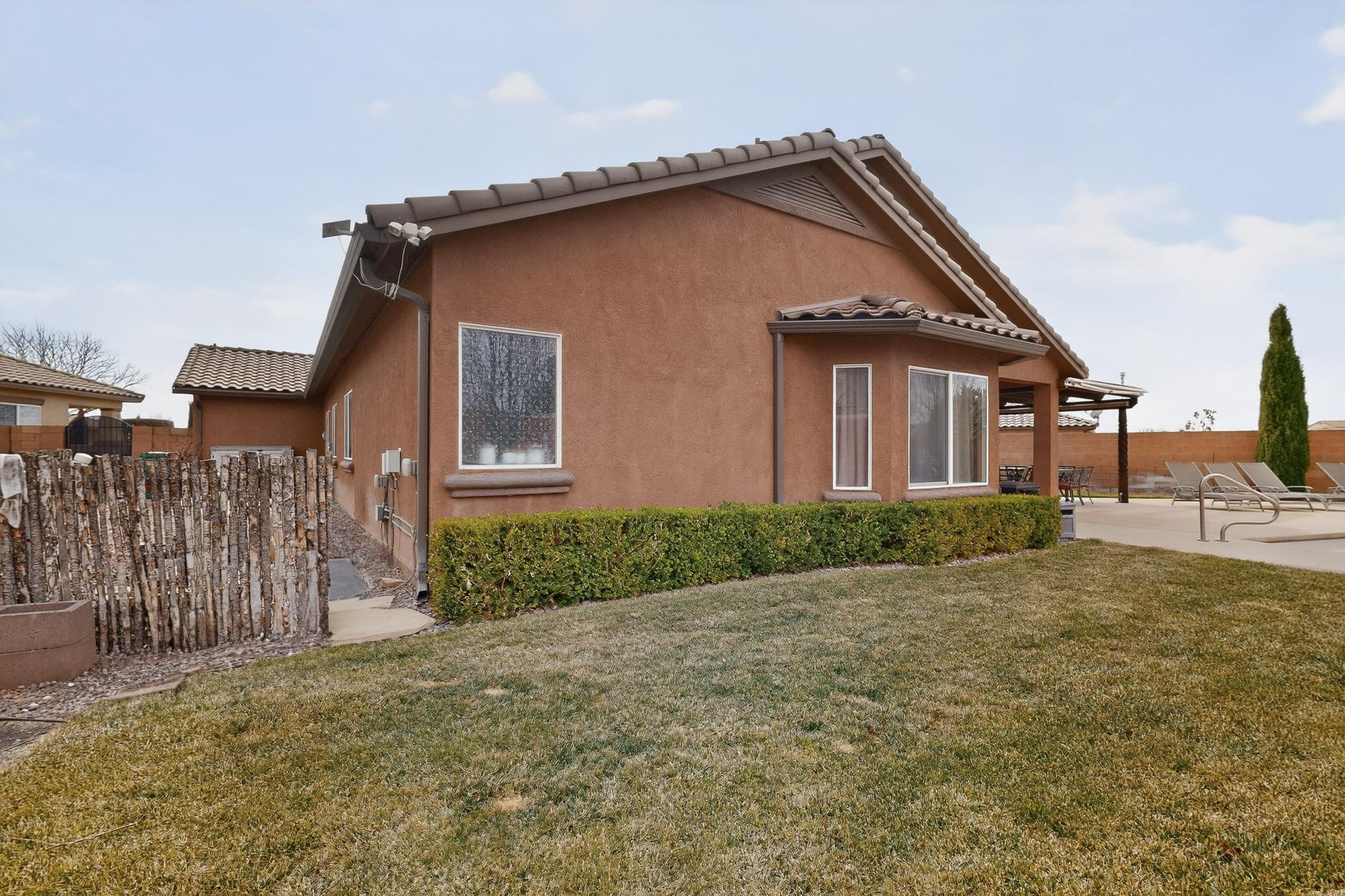 4021 Paseo Vista Place NE