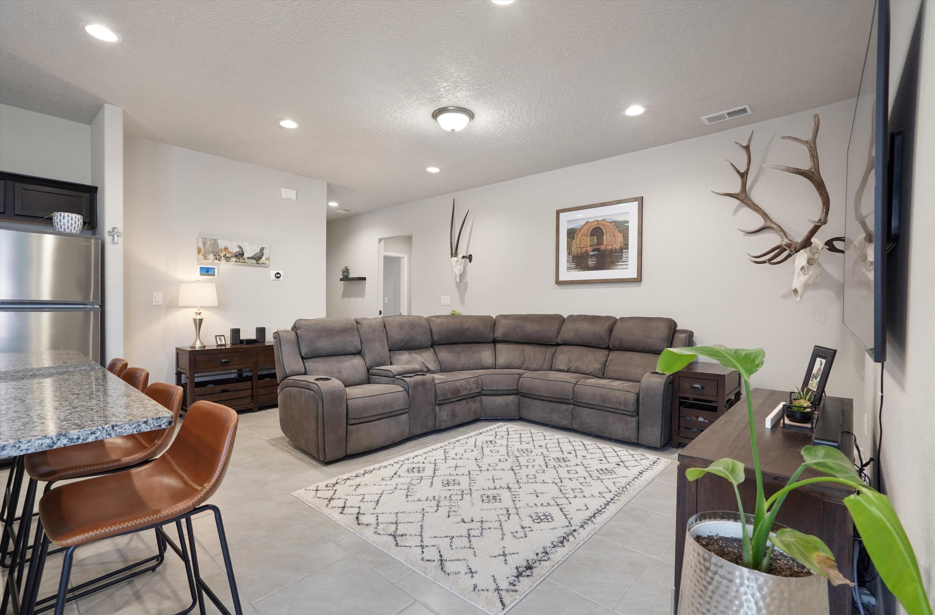 4233 Skyline Loop NE