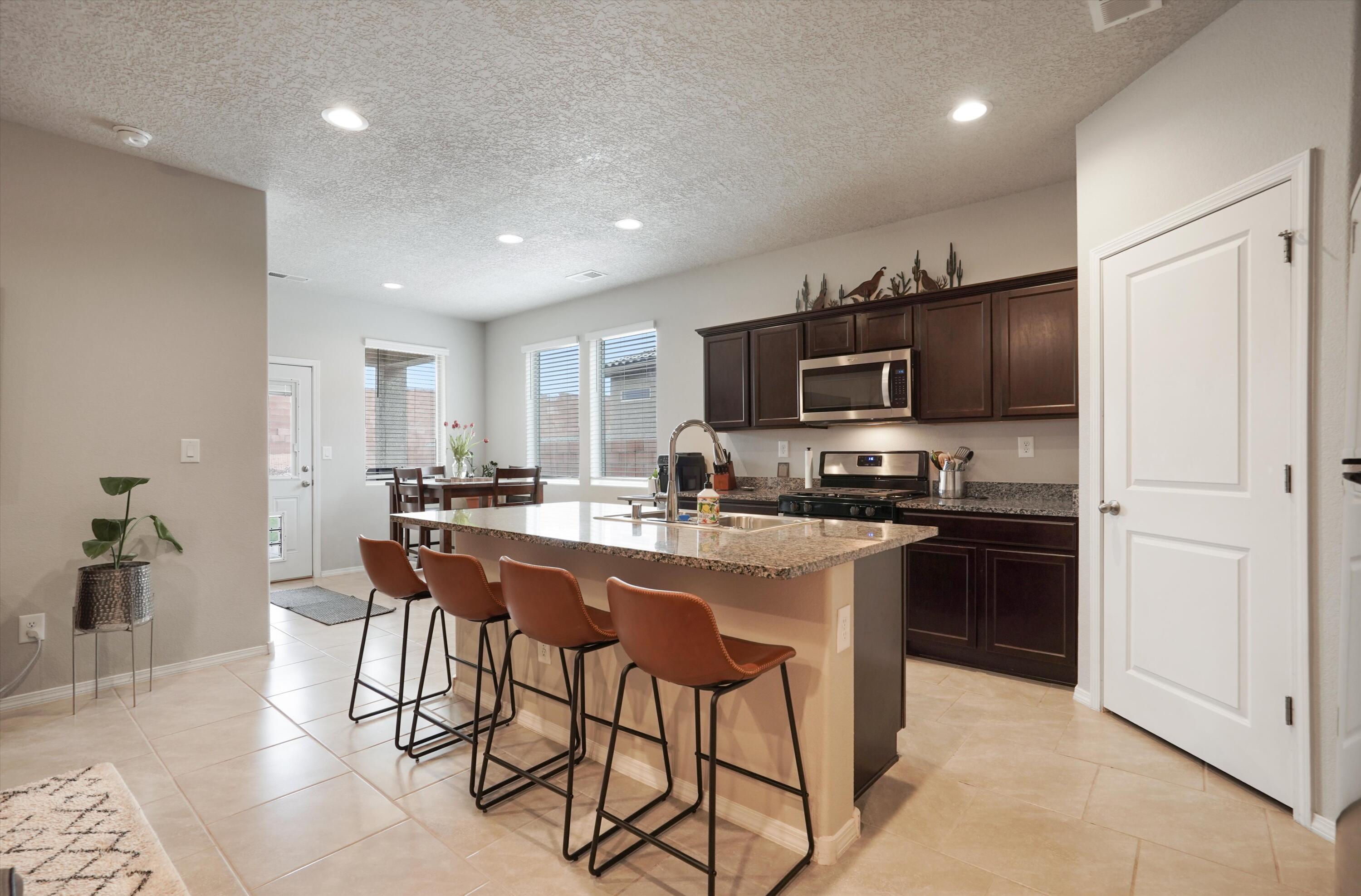 4233 Skyline Loop NE