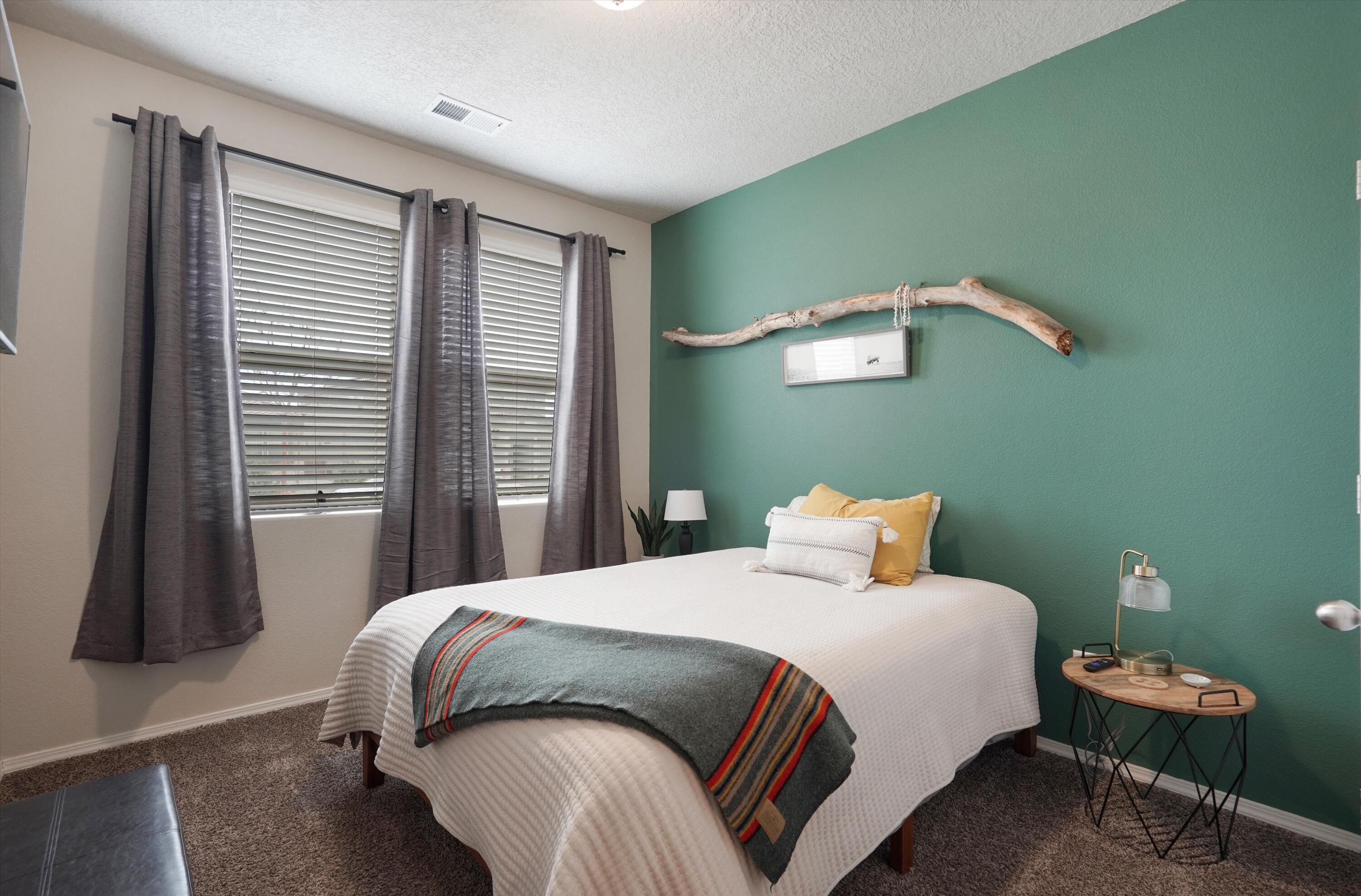 4233 Skyline Loop NE