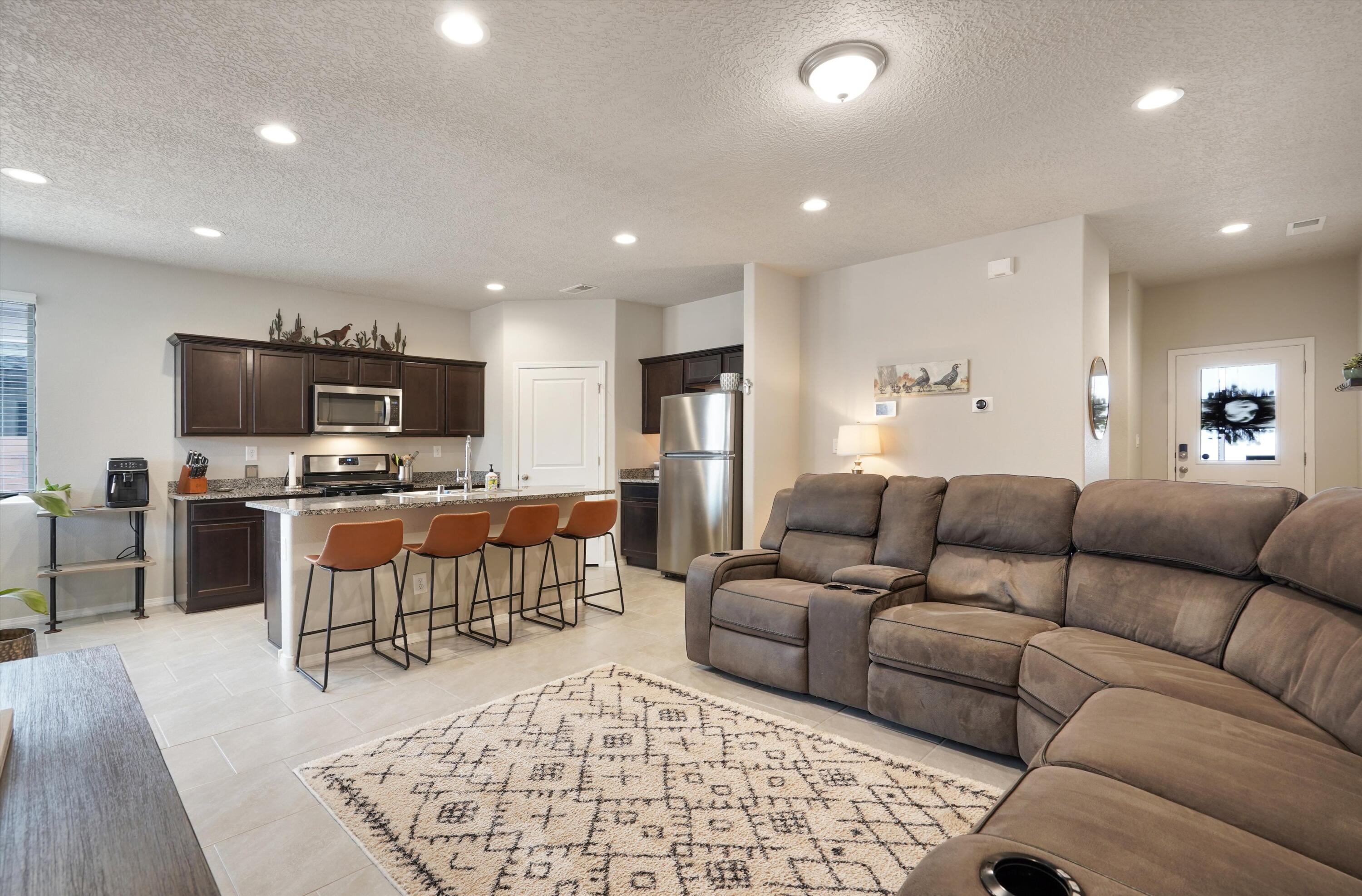 4233 Skyline Loop NE