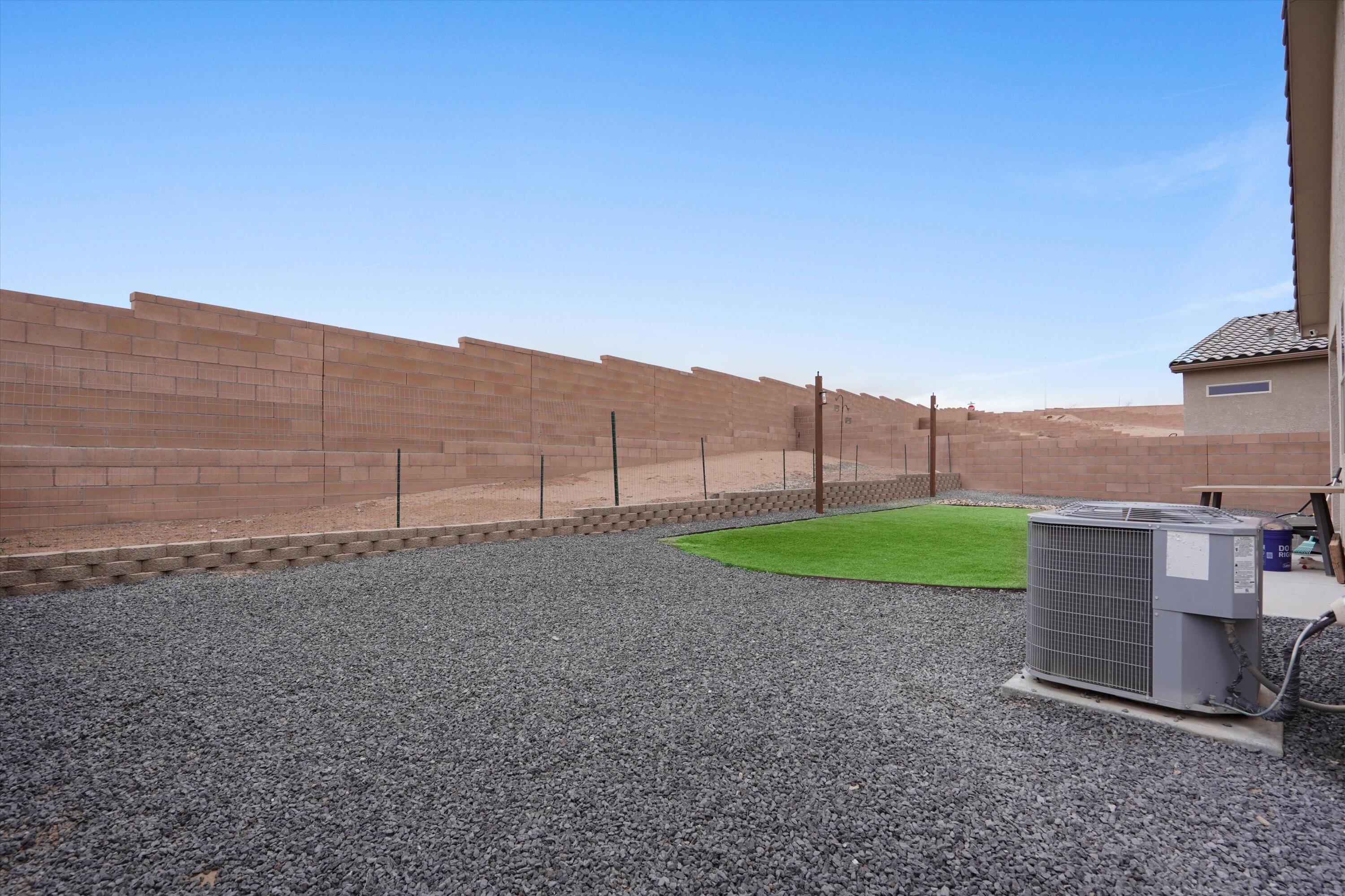 4233 Skyline Loop NE