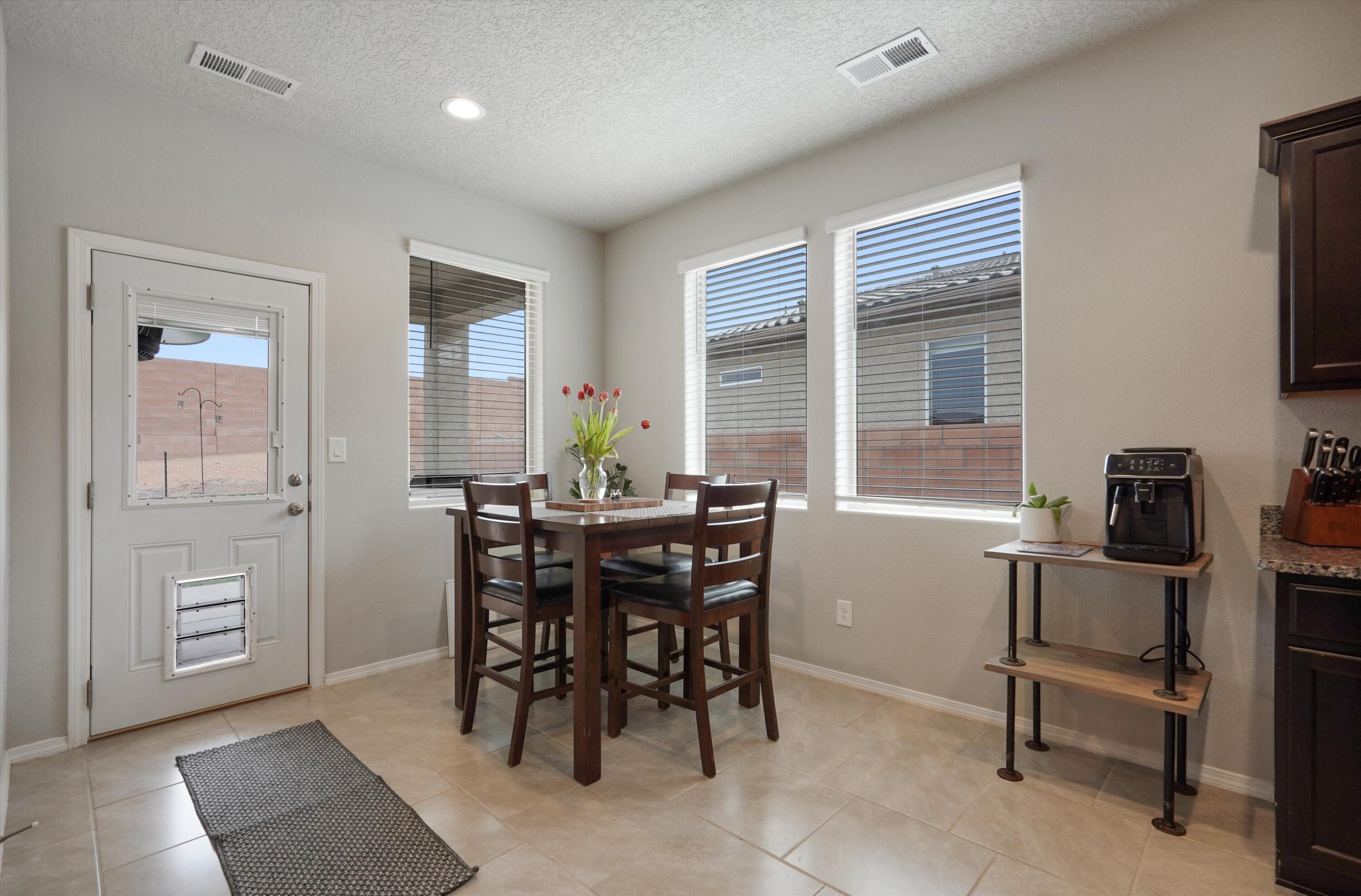 4233 Skyline Loop NE