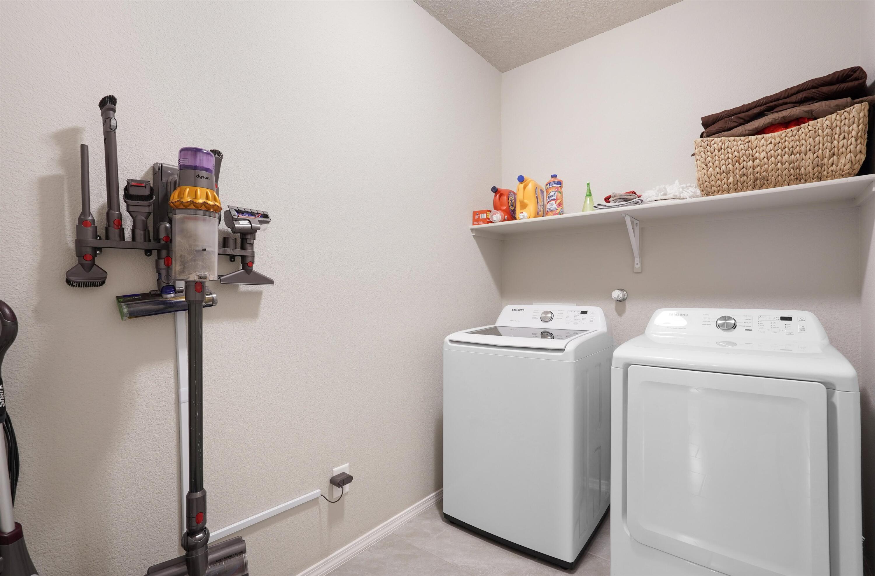 4233 Skyline Loop NE