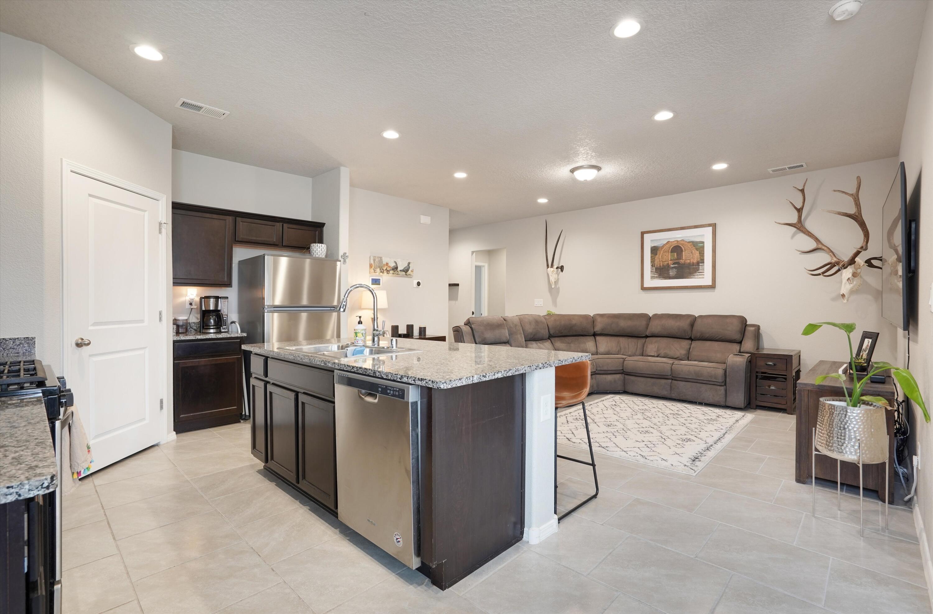 4233 Skyline Loop NE