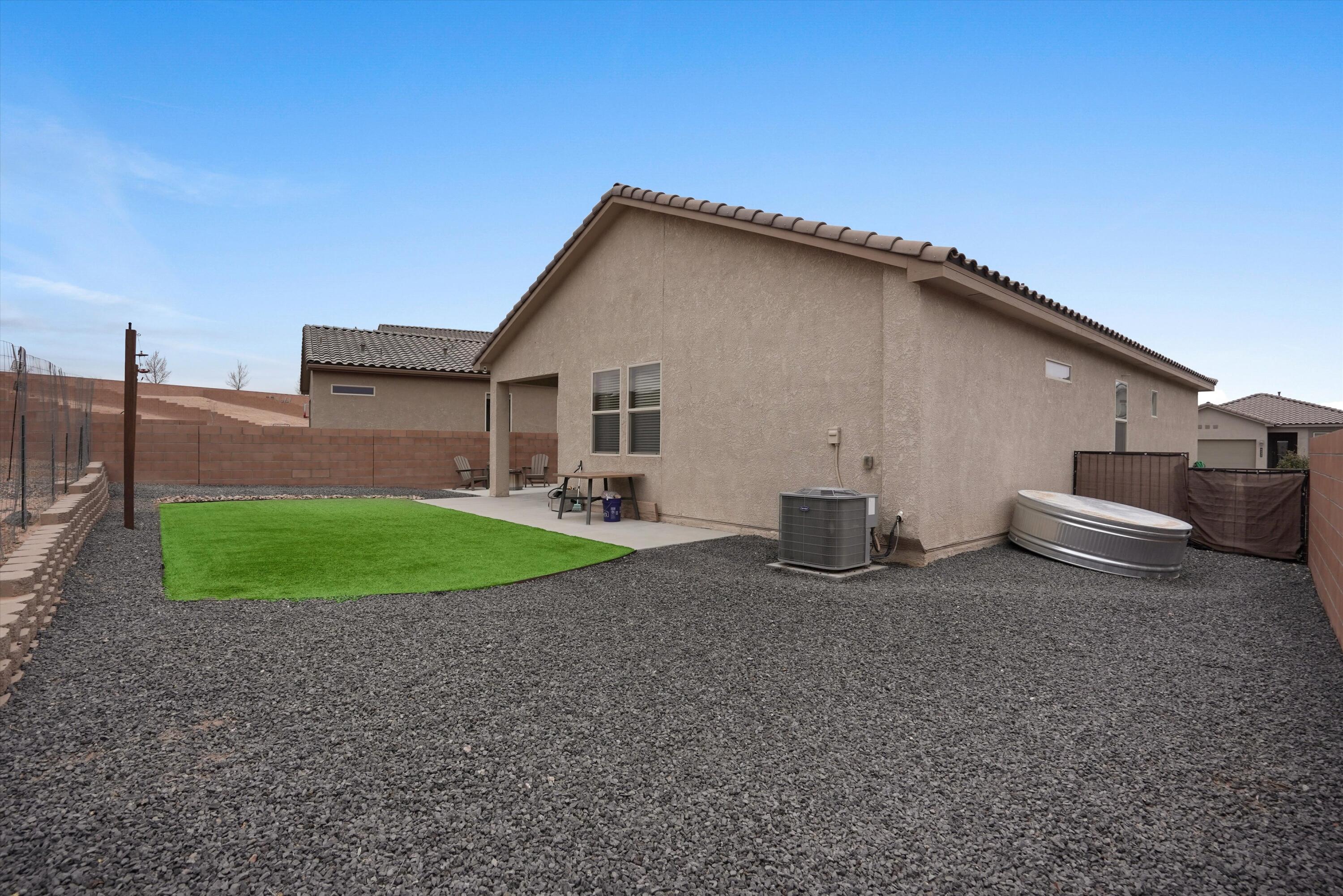 4233 Skyline Loop NE