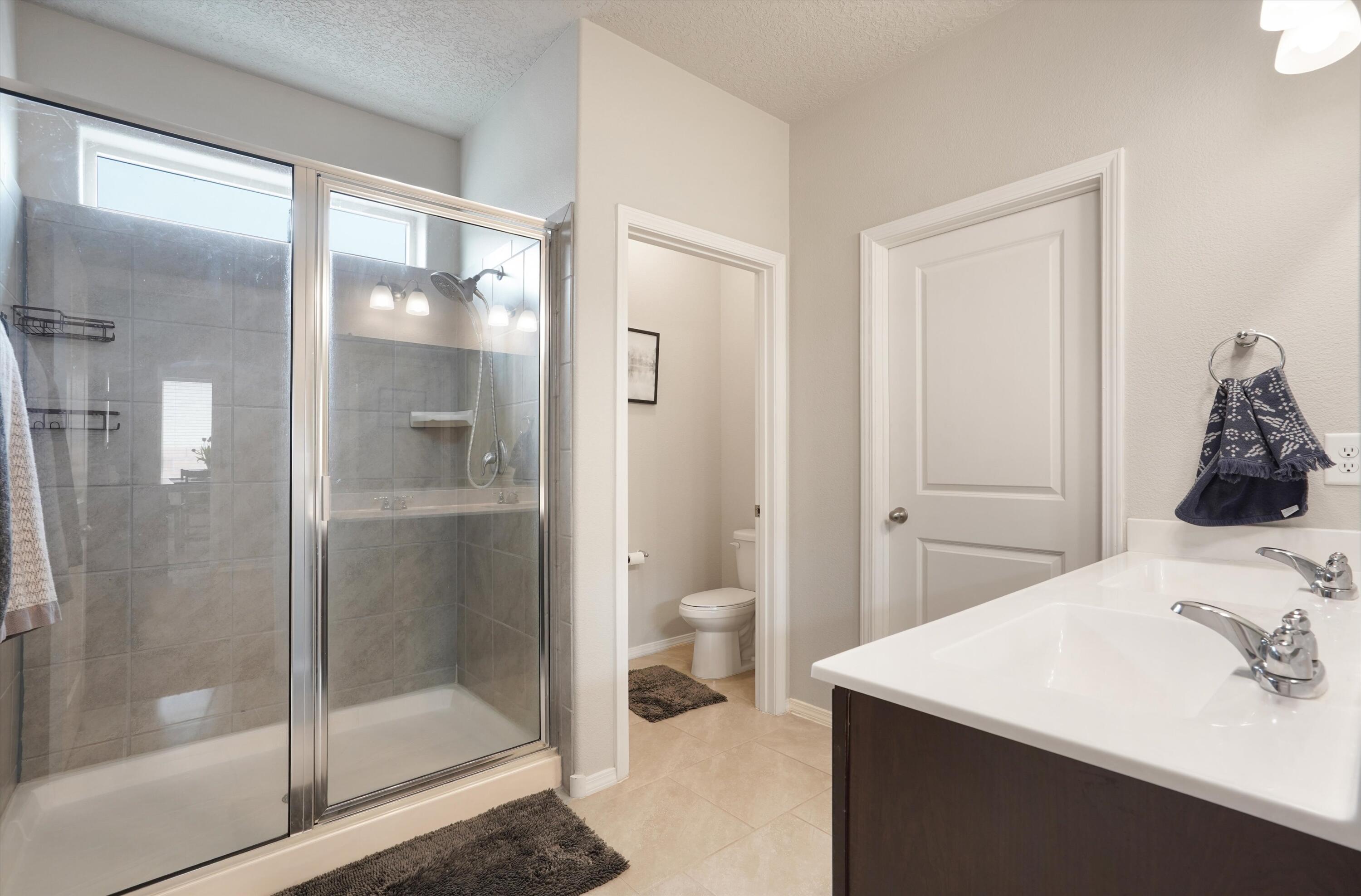 4233 Skyline Loop NE