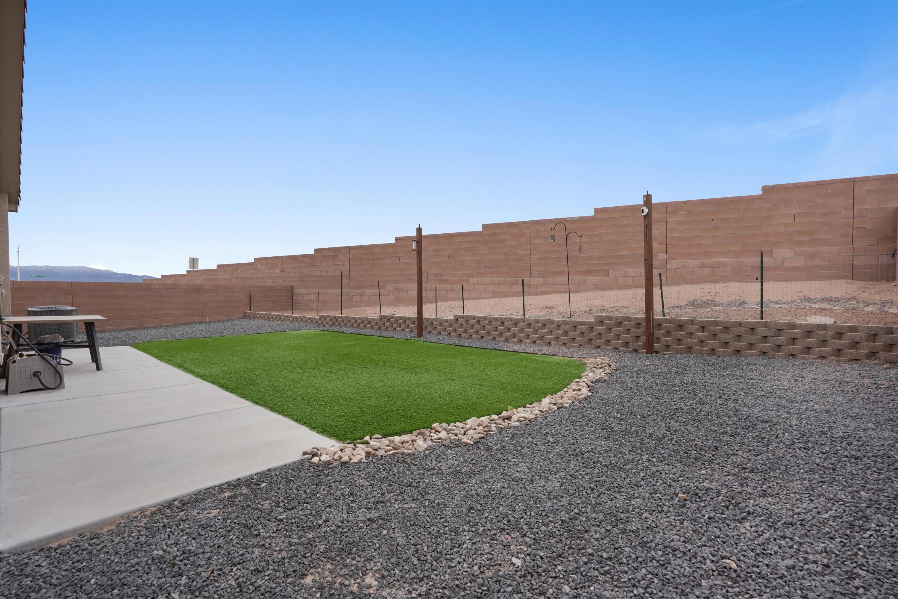 4233 Skyline Loop NE