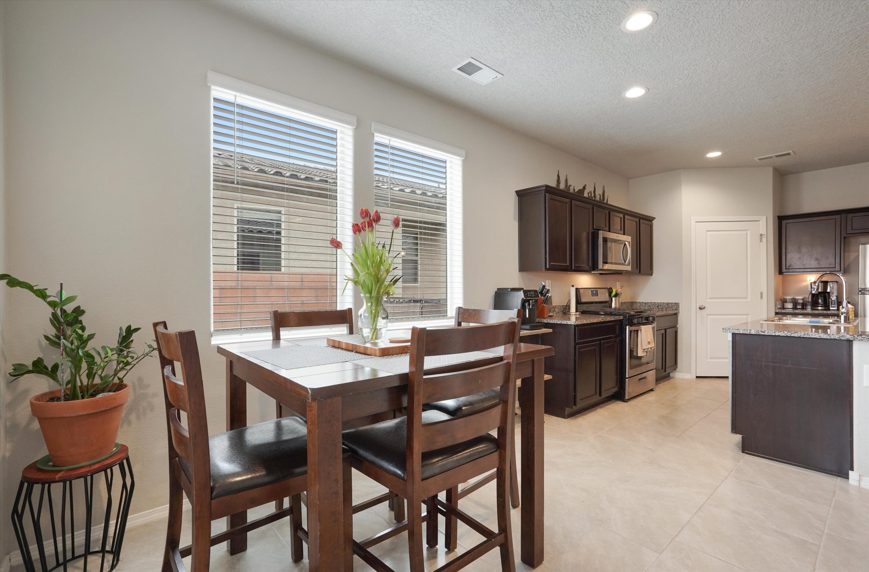 4233 Skyline Loop NE