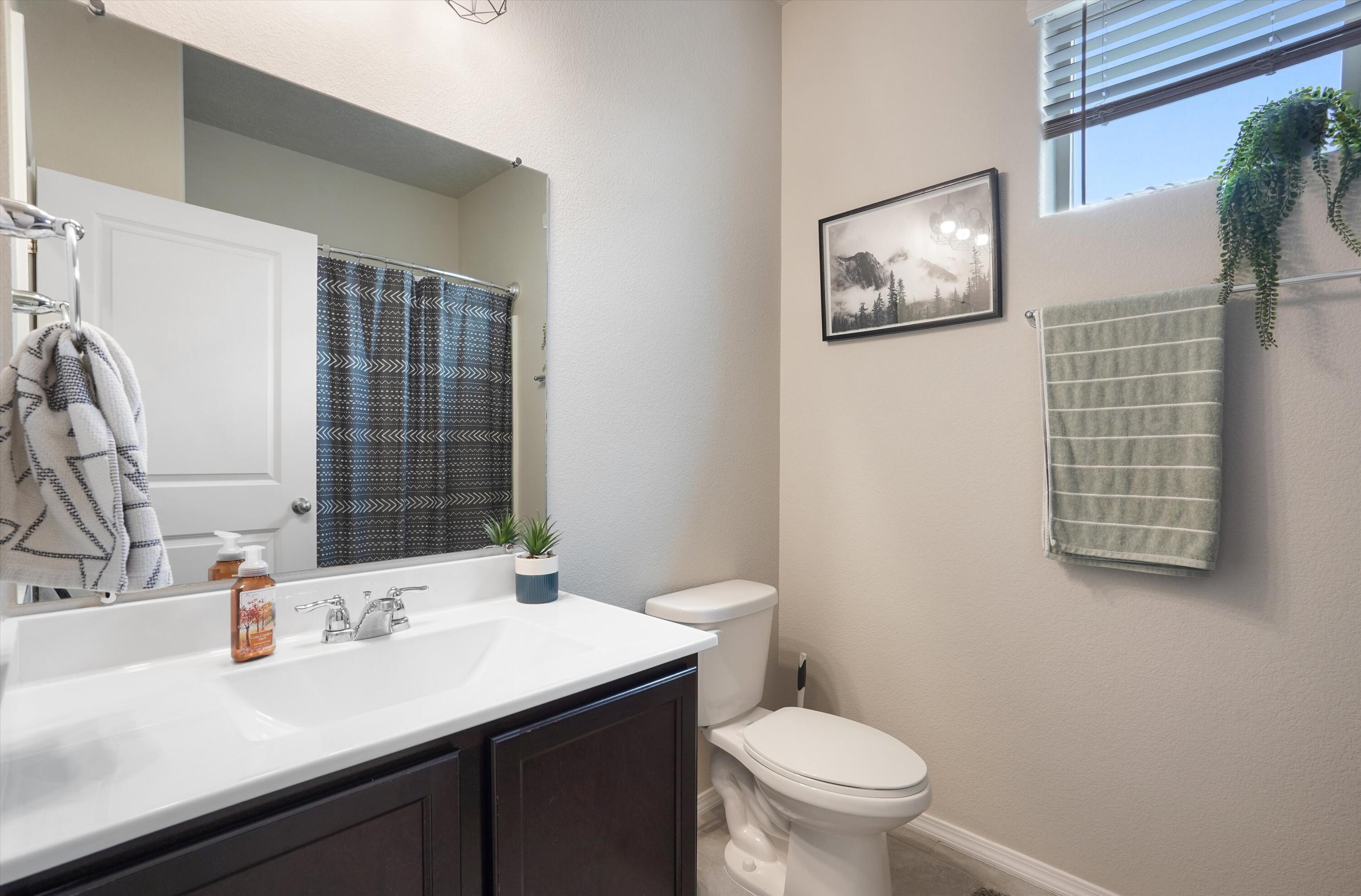 4233 Skyline Loop NE