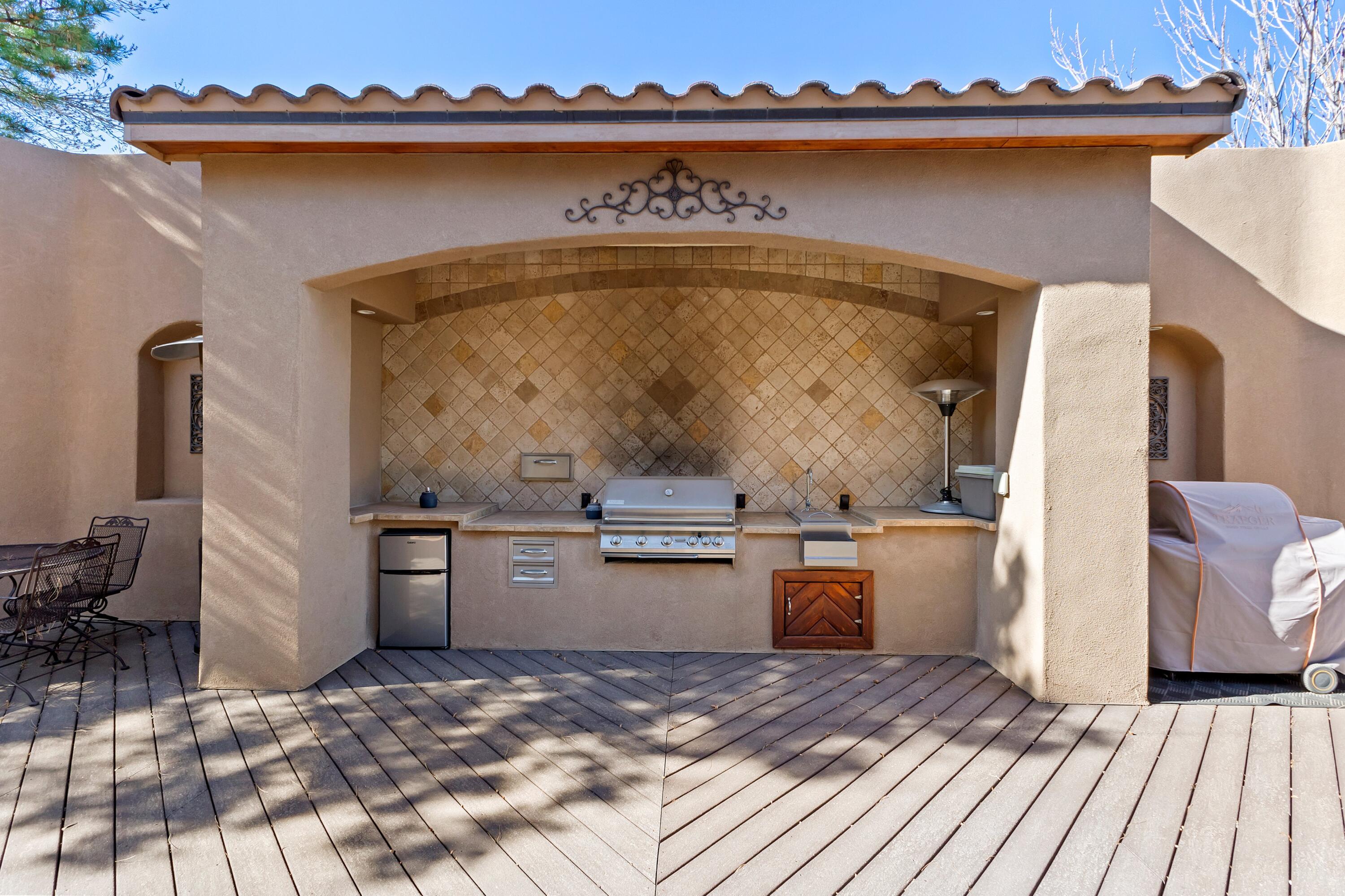 3232 Greystone Court SE