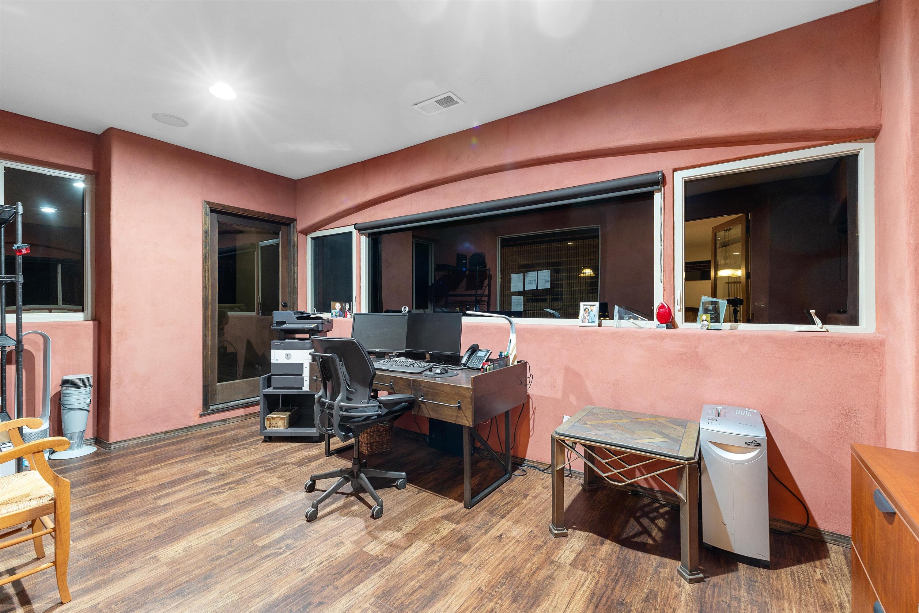 3232 Greystone Court SE