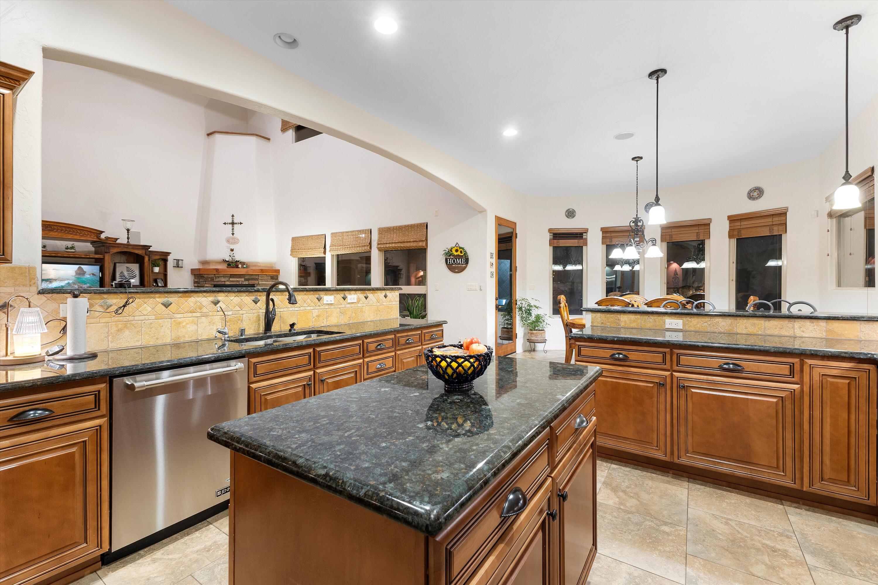 3232 Greystone Court SE