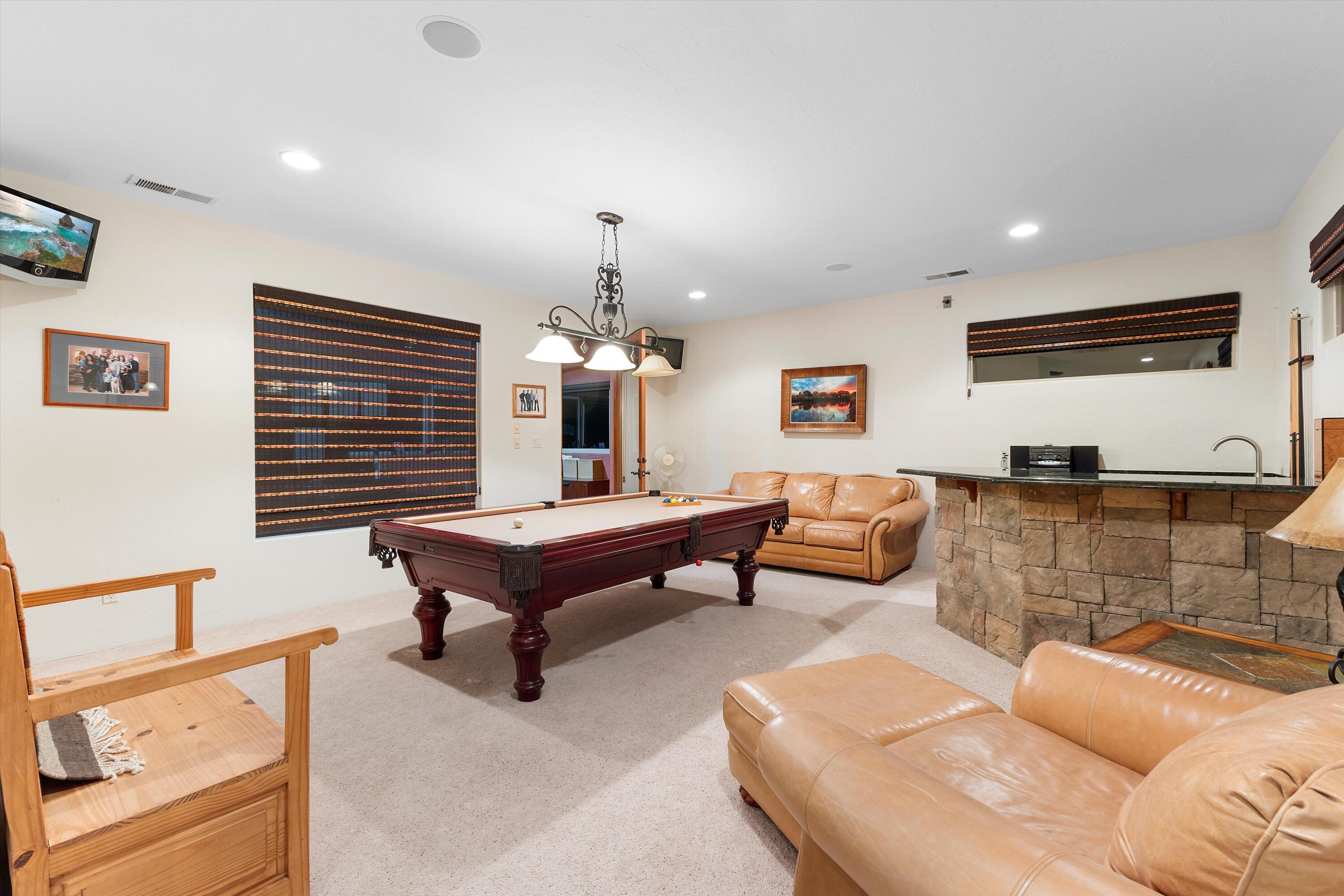 3232 Greystone Court SE