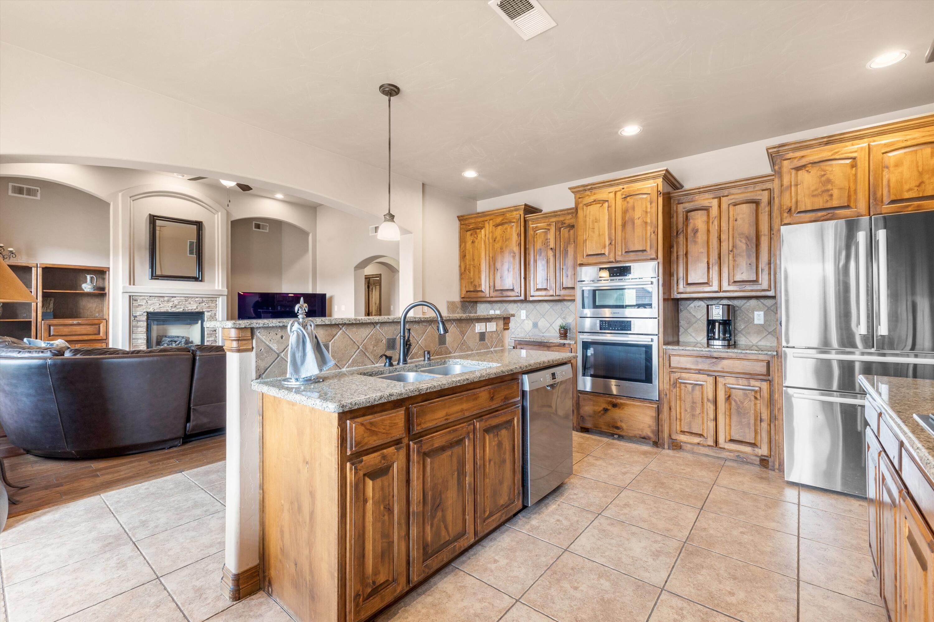 1801 Vista De Colinas Drive SE