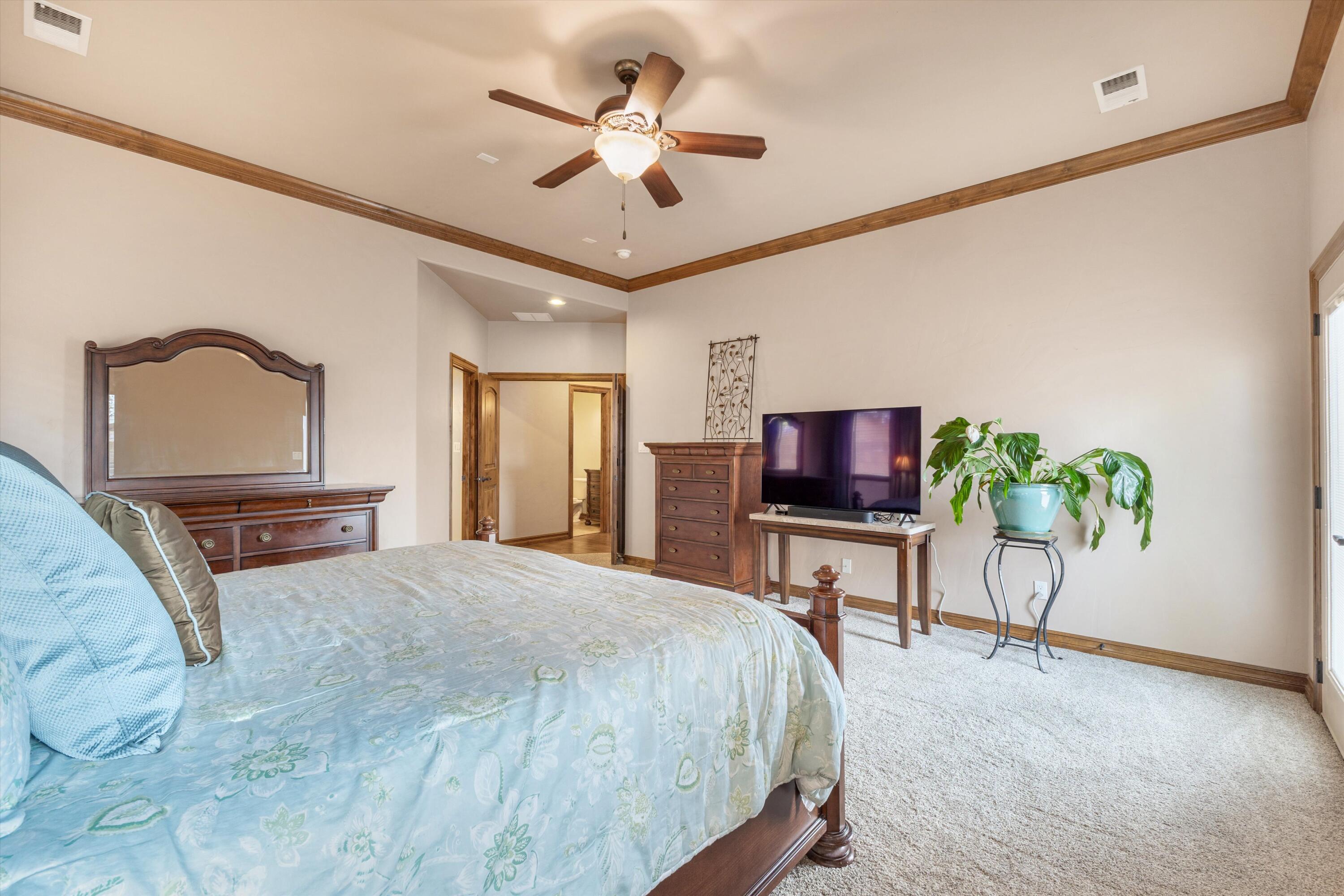 1801 Vista De Colinas Drive SE