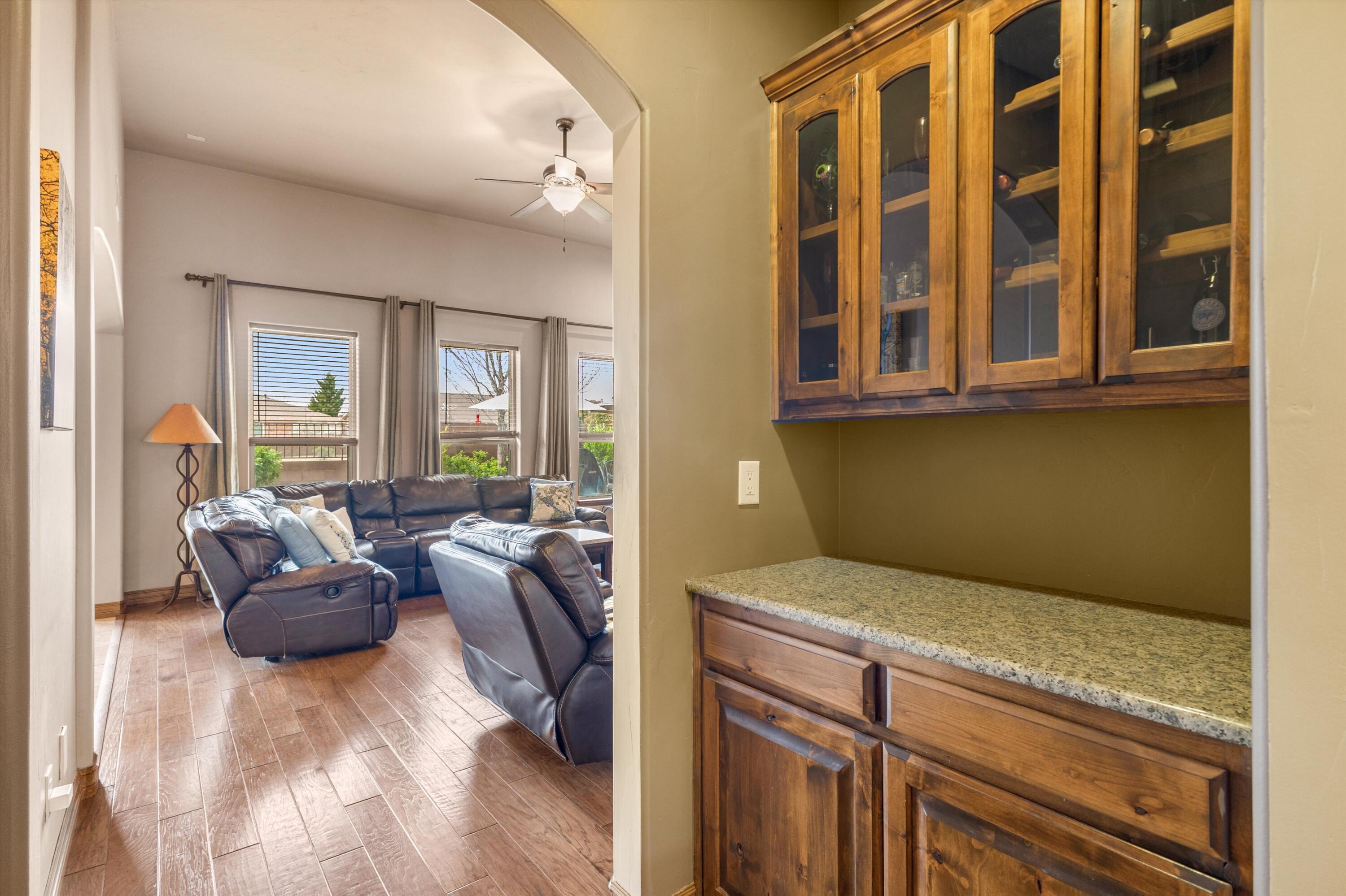 1801 Vista De Colinas Drive SE