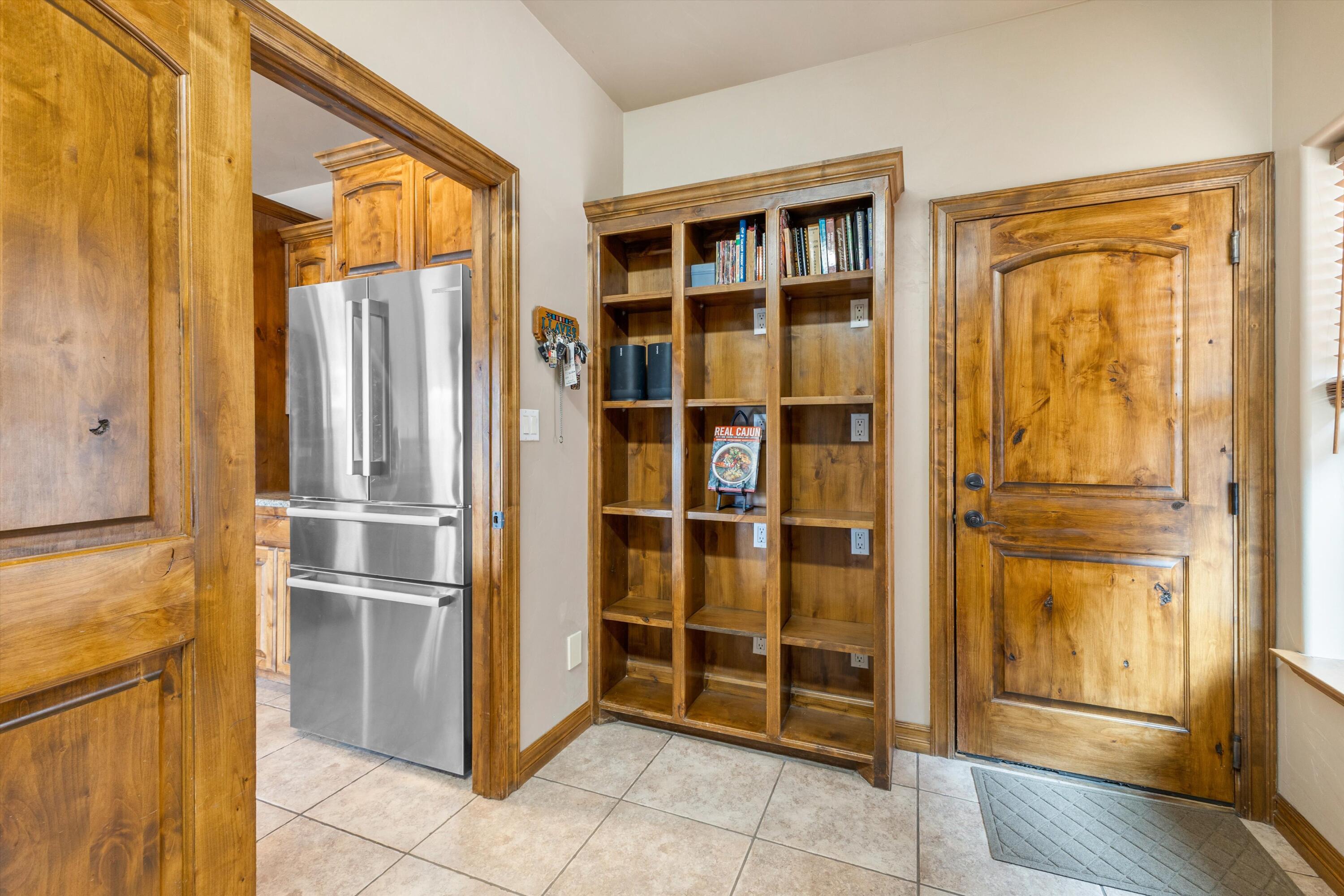 1801 Vista De Colinas Drive SE