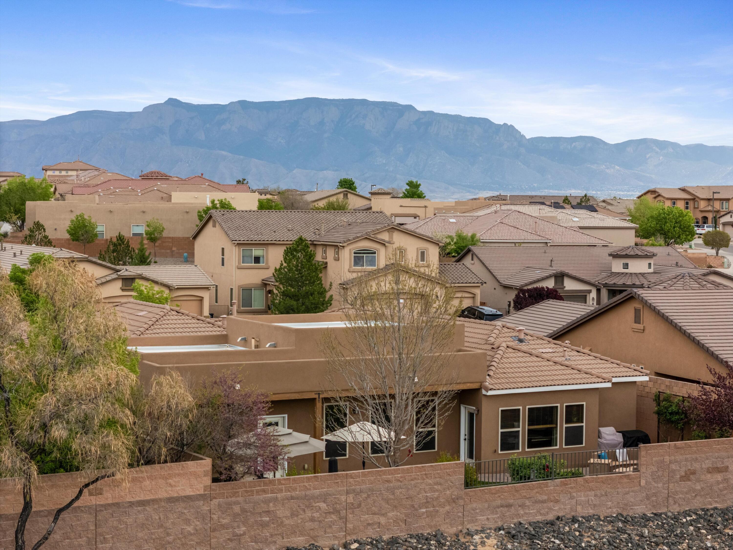 1801 Vista De Colinas Drive SE