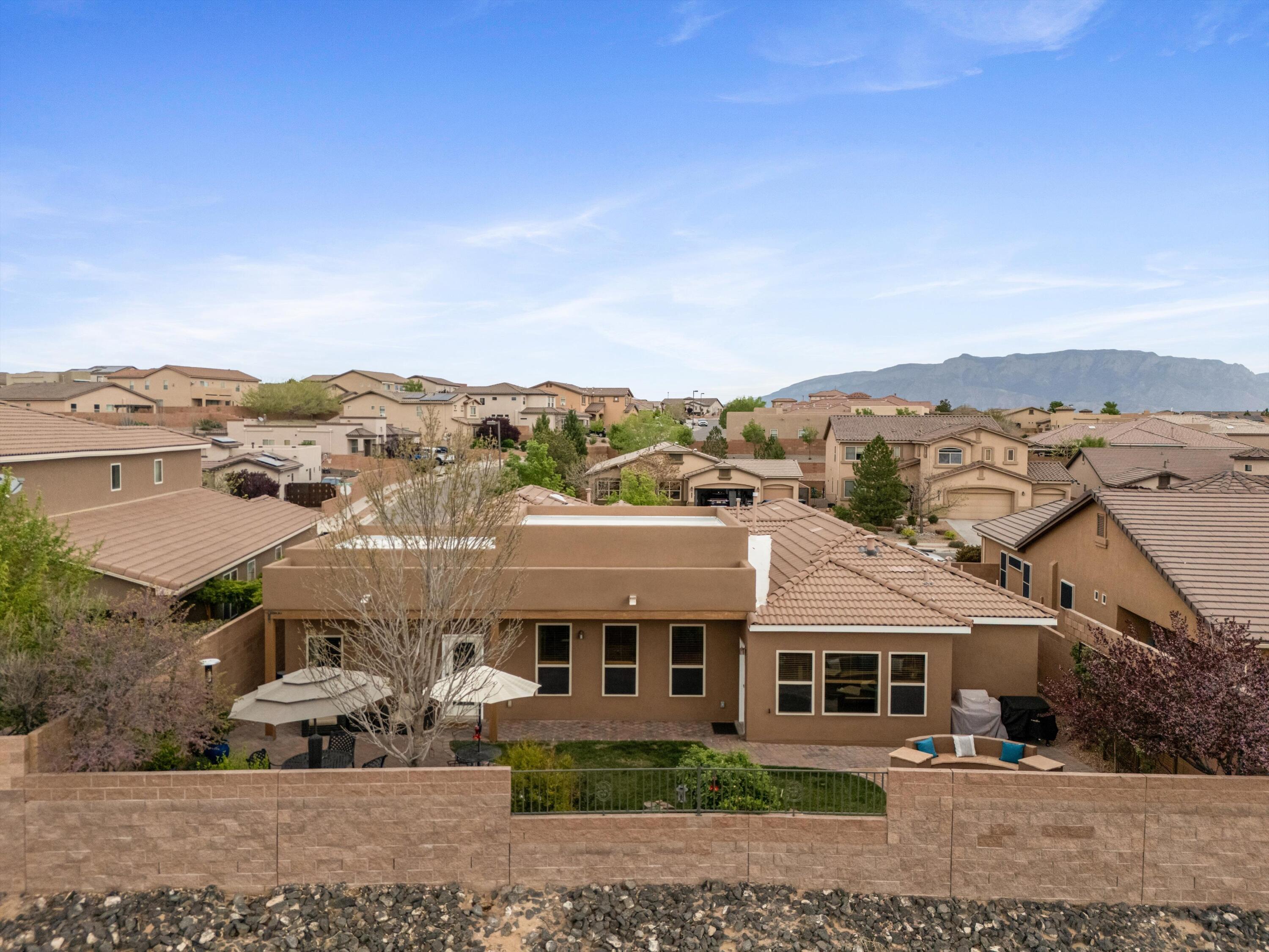 1801 Vista De Colinas Drive SE