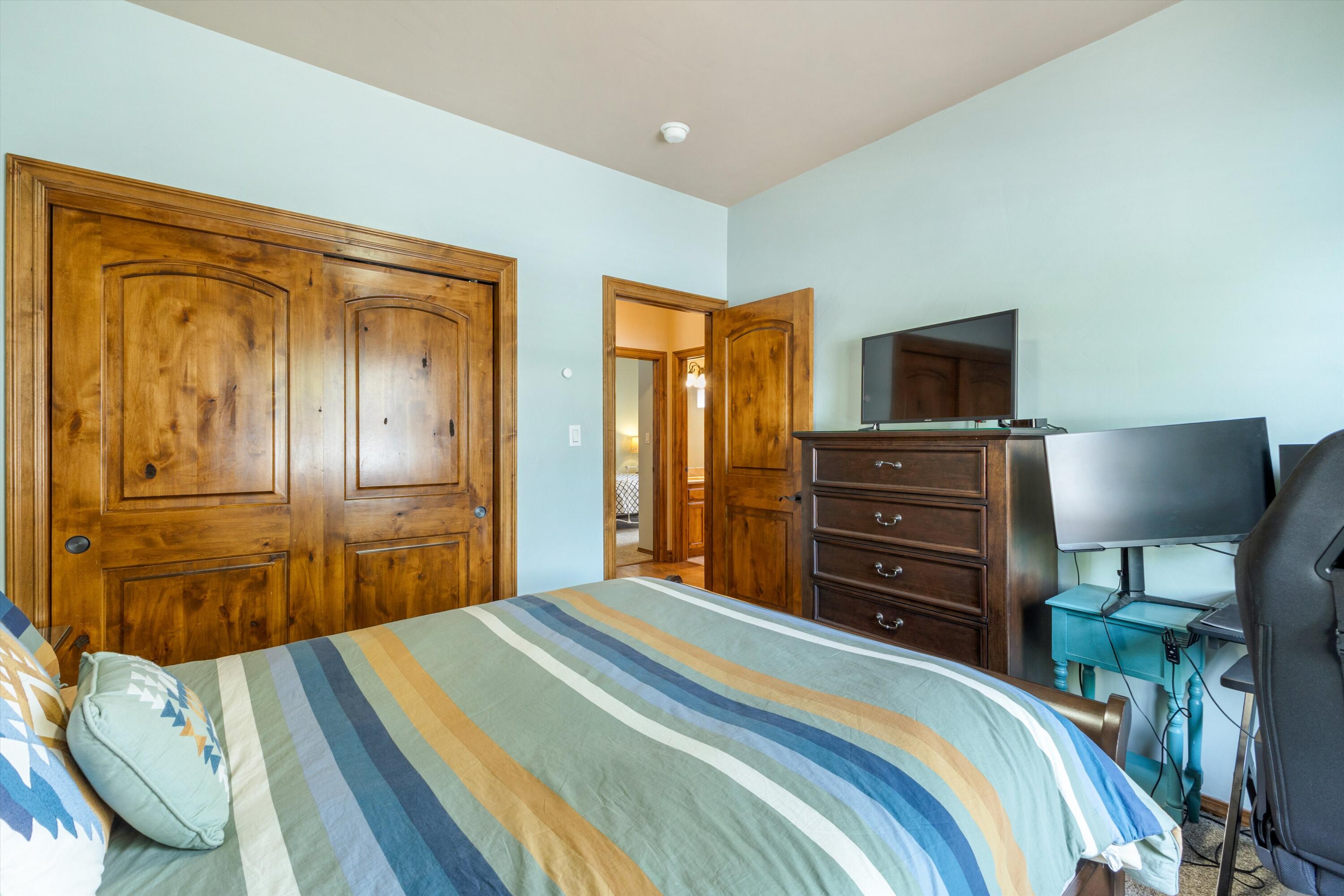 1801 Vista De Colinas Drive SE